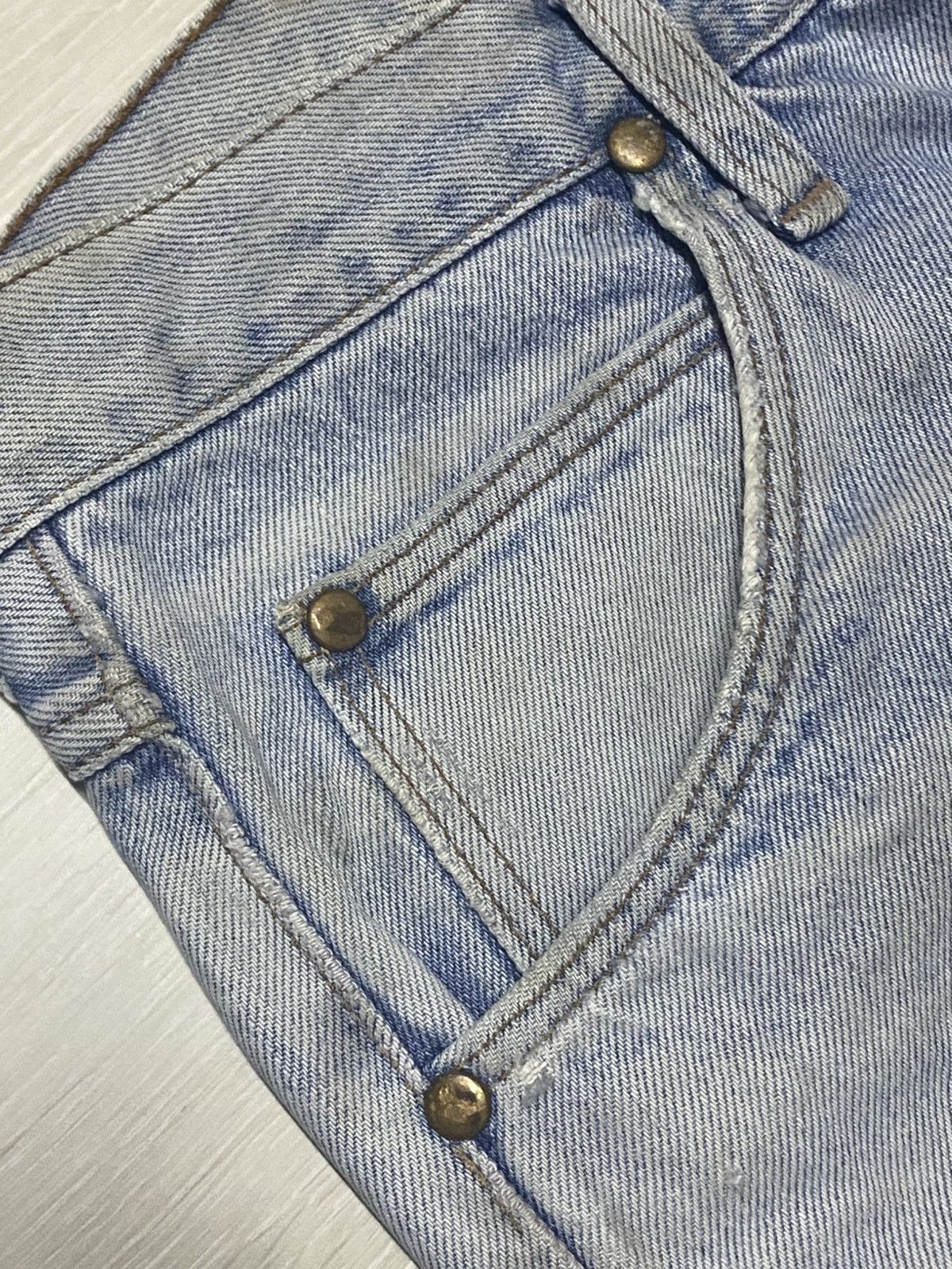 Wrangler Wrangler Vintage Distressed Denim One of a Kind Fade & Paint Size US 33 - 11 Thumbnail