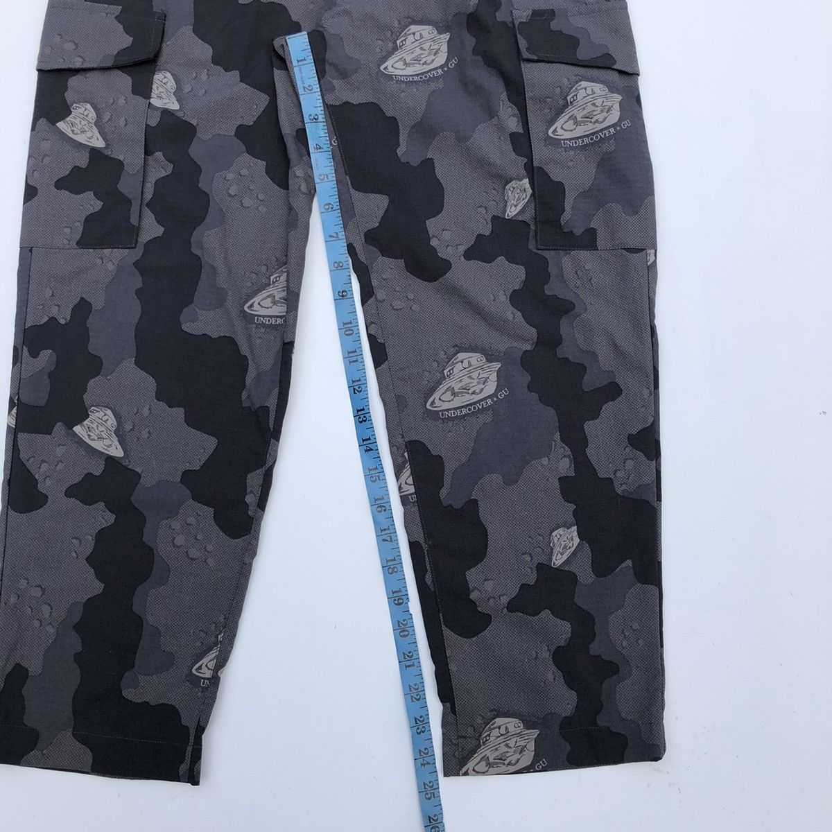 GU × Japanese Brand × Undercover Gu X Undercover Camo Cargo Pants Size US 34 / EU 50 - 8 Thumbnail