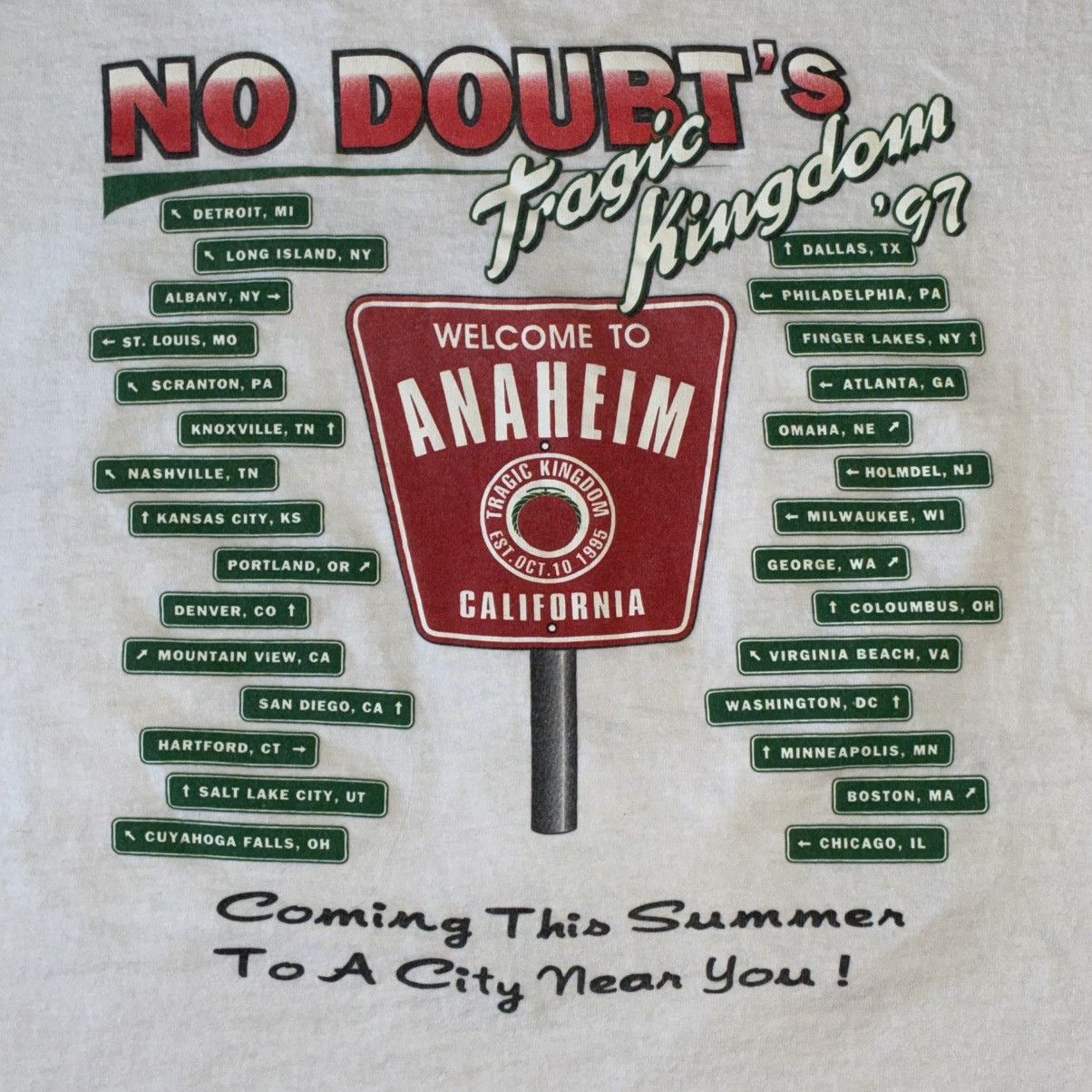 Fruit Of The Loom 90s No Doubt Tragic Kingdom band tee Size US M / EU 48-50 / 2 - 5 Thumbnail