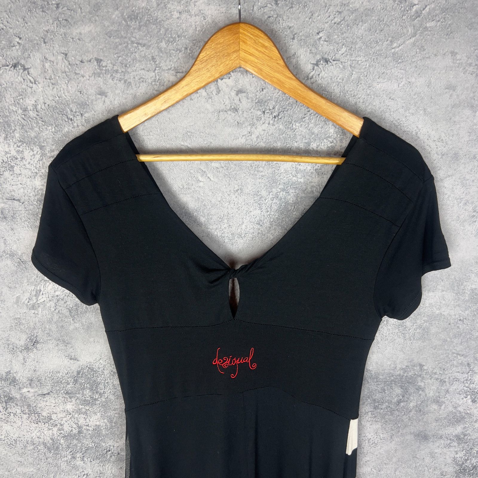 Desigual Desigual Women’s Dress V-Neck Size S Black Short Sleeve ` Size S / US 4 / IT 40 - 7 Thumbnail