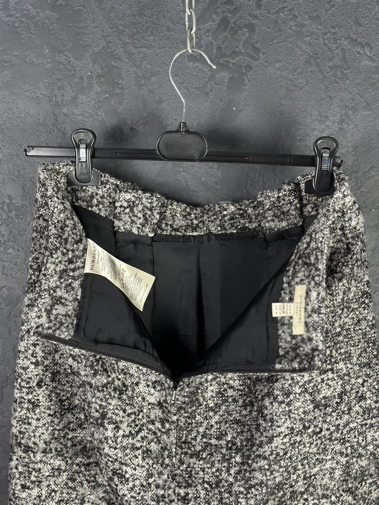 Burberry Burberry London Wool Mini Skirt Women’s Size 8 Size 30" / US 8 / IT 44 - 3 Thumbnail