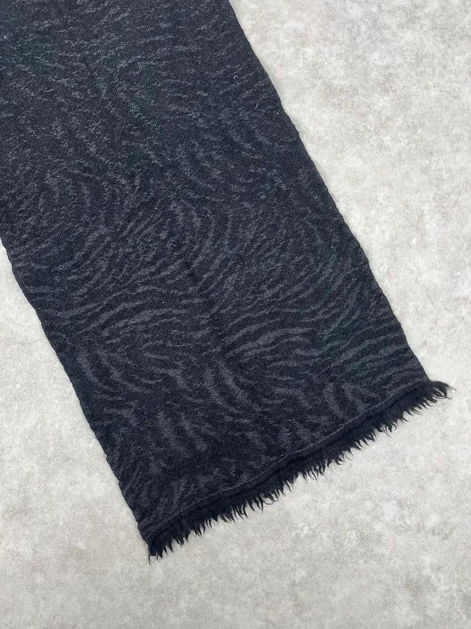 Roberto Cavalli 2000s Roberto Cavalli Abstract Lines Black Wool Scarf Size ONE SIZE - 6 Thumbnail