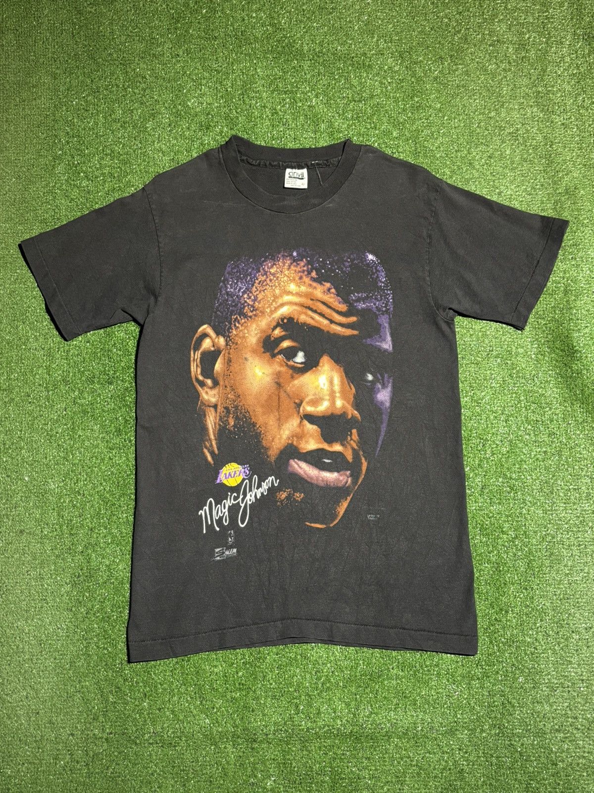 Vintage VTG Magic Johnson Lakers Tee Size US M / EU 48-50 / 2 - 1 Thumbnail