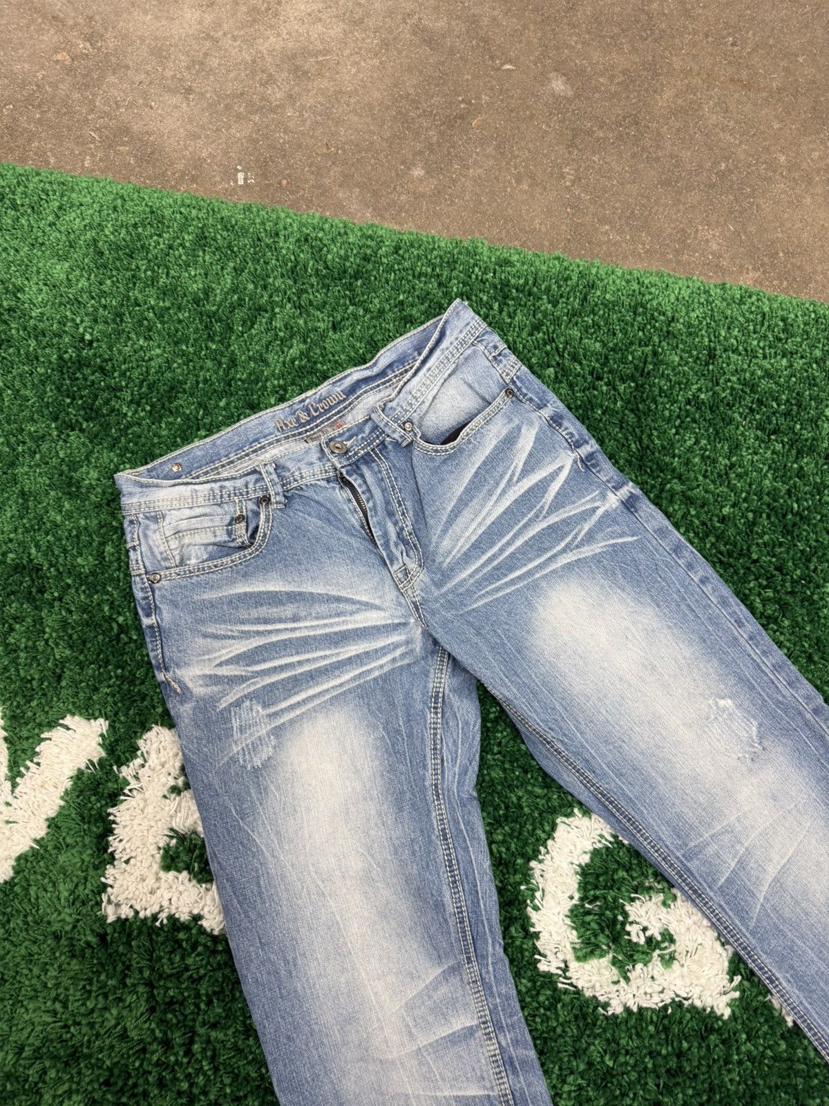 Vintage Vintage Axe Crown Denim Jeans Sz. 33 Skull Distressed Size US 33 - 3 Thumbnail