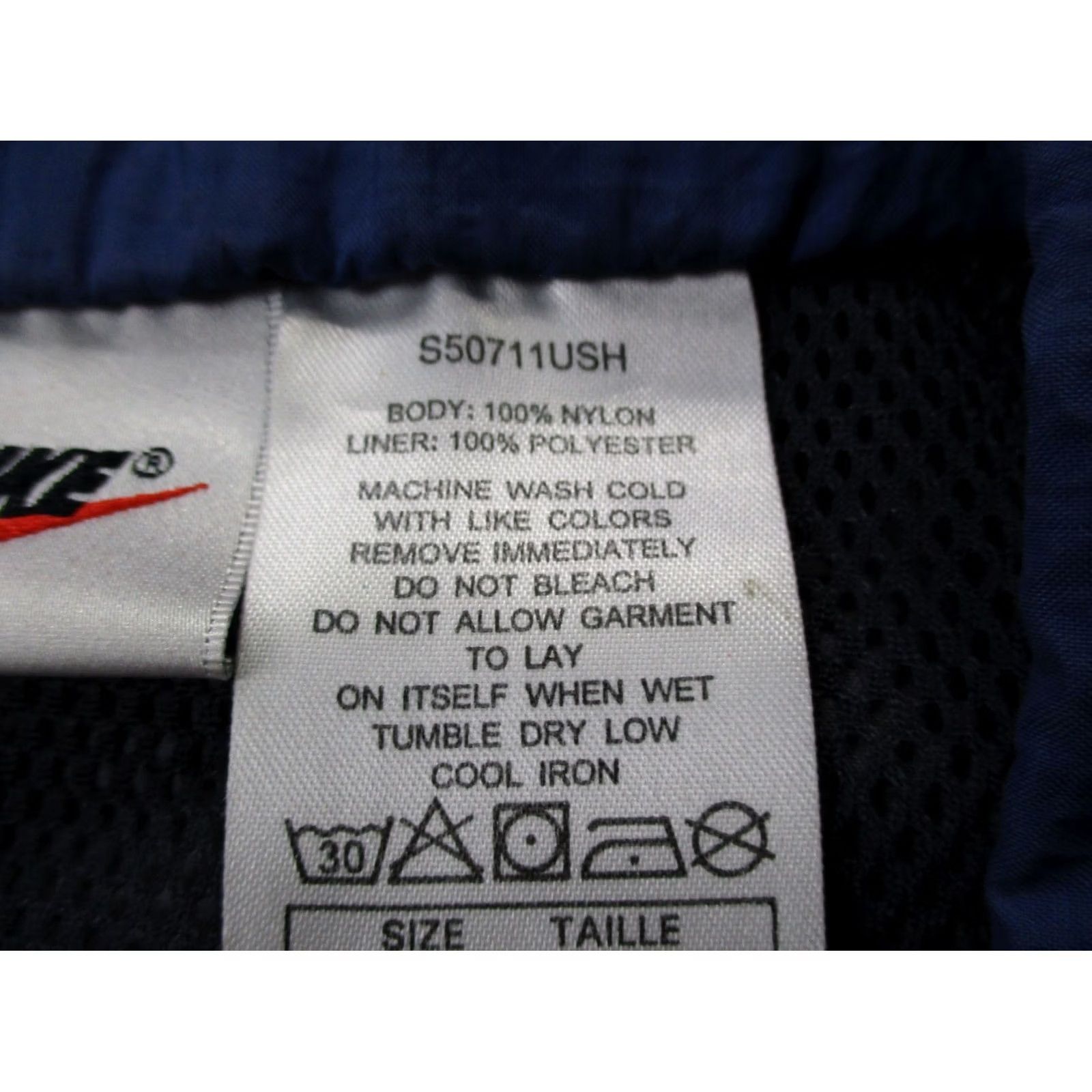 Nike VINTAGE Nike Jacket Mens L Nylon Retro Windbreaker 90s Sports Track Size US L / EU 52-54 / 3 - 7 Thumbnail