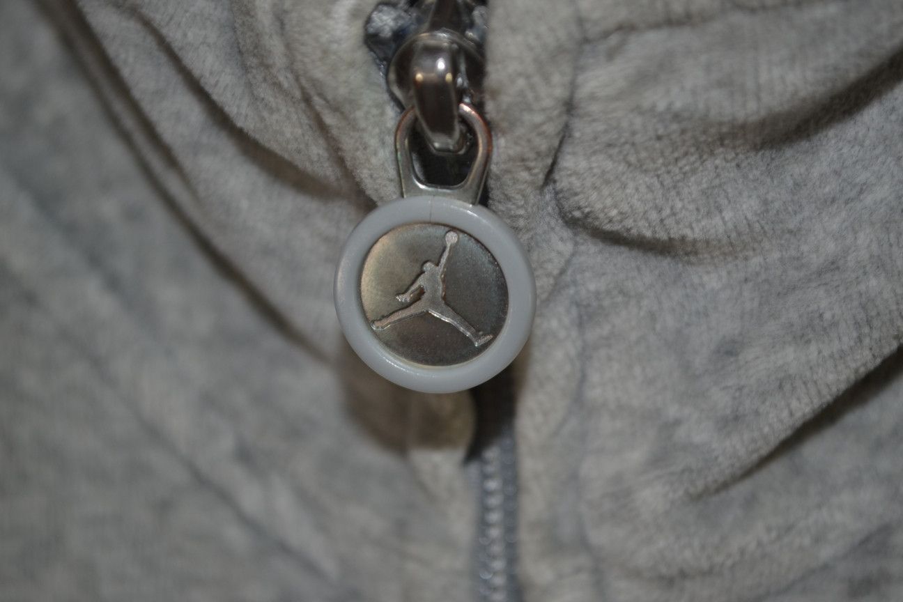 Jordan Brand × Nike × Vintage Vintage Nike Air Jordan Velvet Jacket L Size US L / EU 52-54 / 3 - 7 Thumbnail
