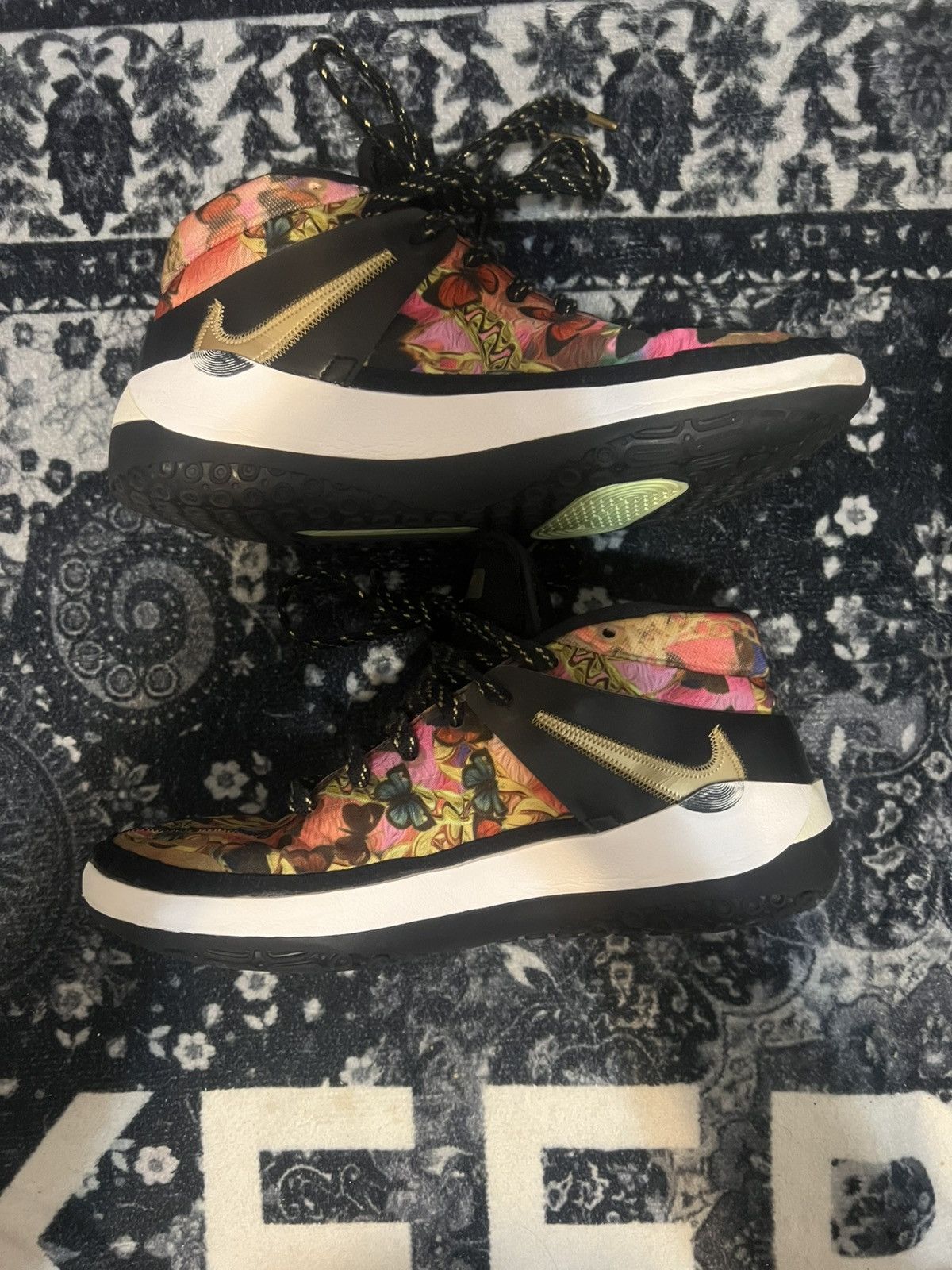Nike KD 13 "HYPED" Size US 9.5 / EU 42-43 - 3 Thumbnail