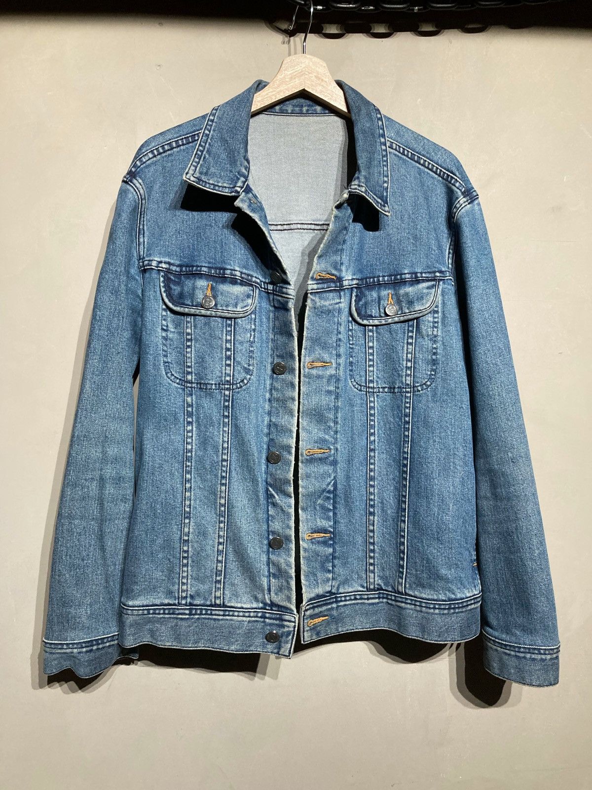 A.P.C. CLASSIC MEDIUM WASH DENIM JACKET JEANS SLIM Size US XL / EU 56 / 4 - 8 Thumbnail