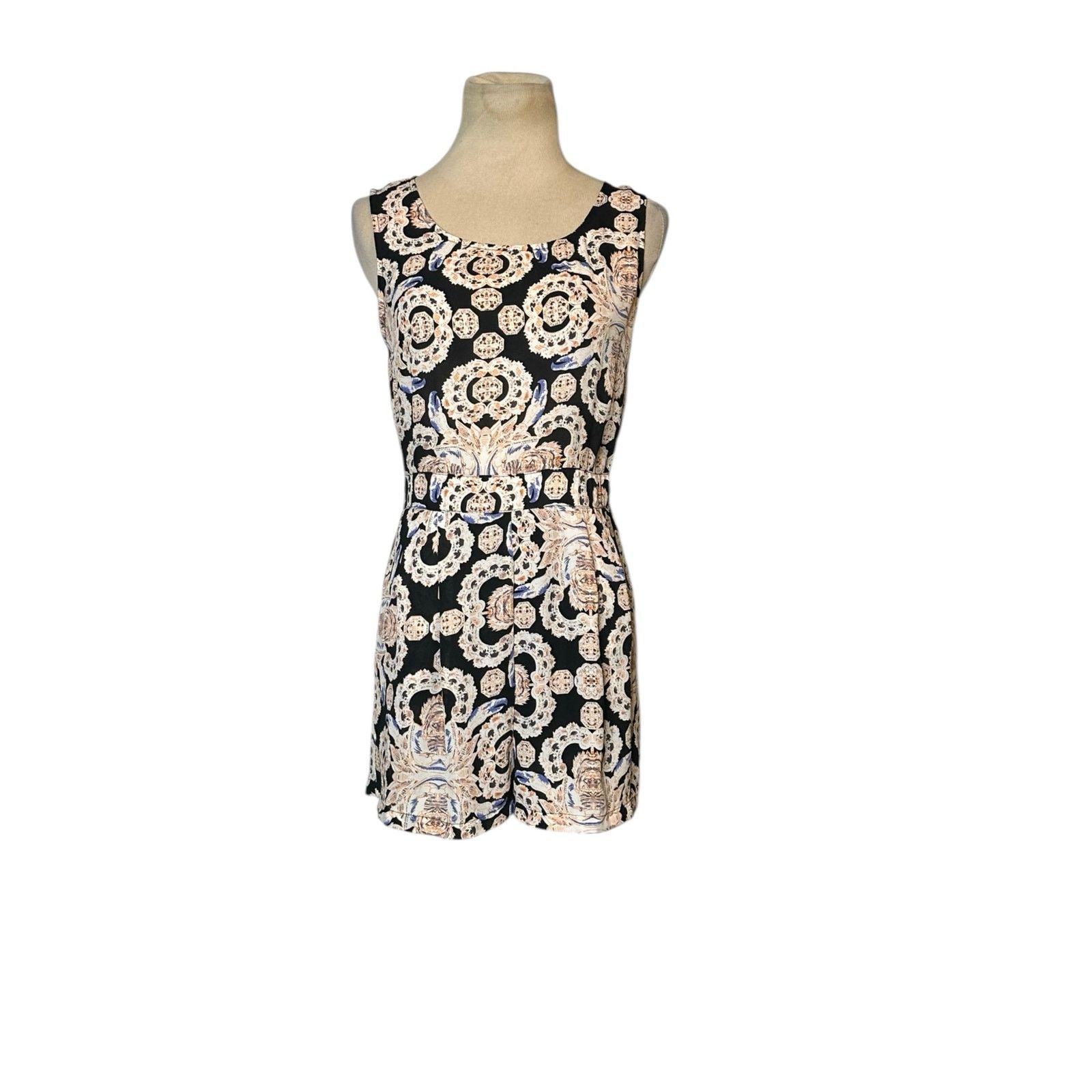 Forever 21 Forever 21 black cream print summer romper size XS Size 26" / US 2 / IT 38 - 10 Thumbnail