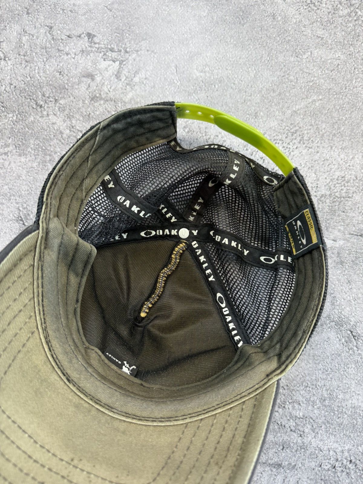 Oakley Vintage Oakley Cap Black Neon Green Hat Logo Y2K Streetwear Size ONE SIZE - 9 Thumbnail