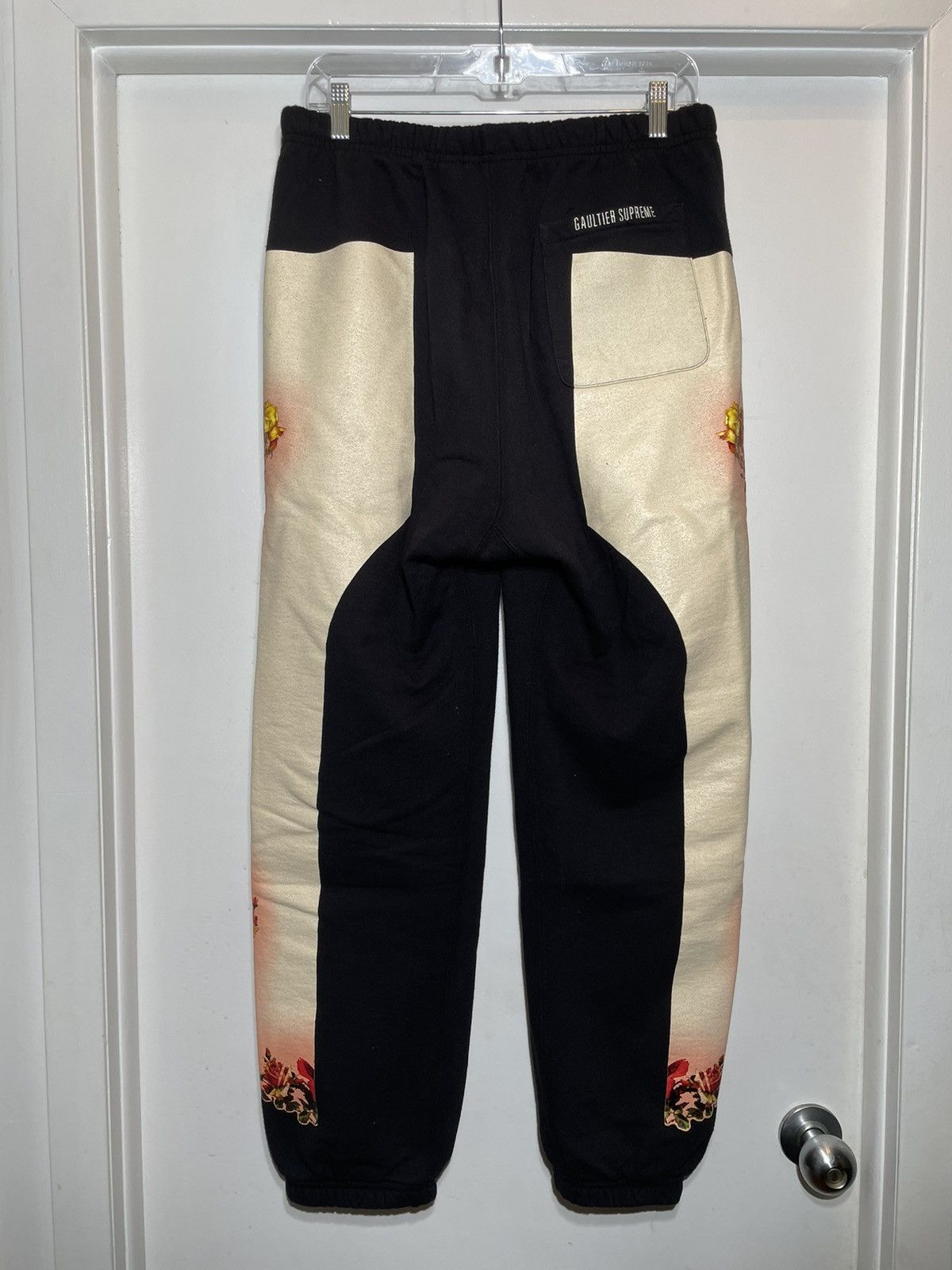 Supreme Supreme Jean Paul Gaultier Floral Sweatpants SS ‘19 Size US 32 / EU 48 - 5 Thumbnail