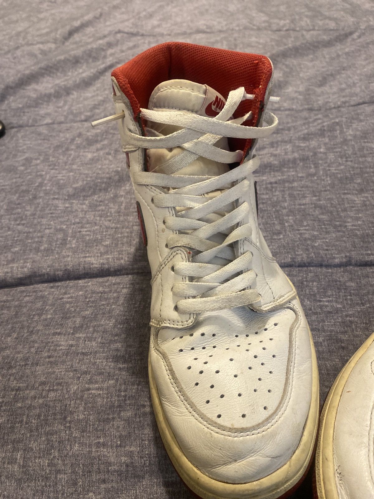 Jordan Brand × Nike Jordan 1 Metallic Red 2017 Size US 9.5 / EU 42-43 - 4 Thumbnail
