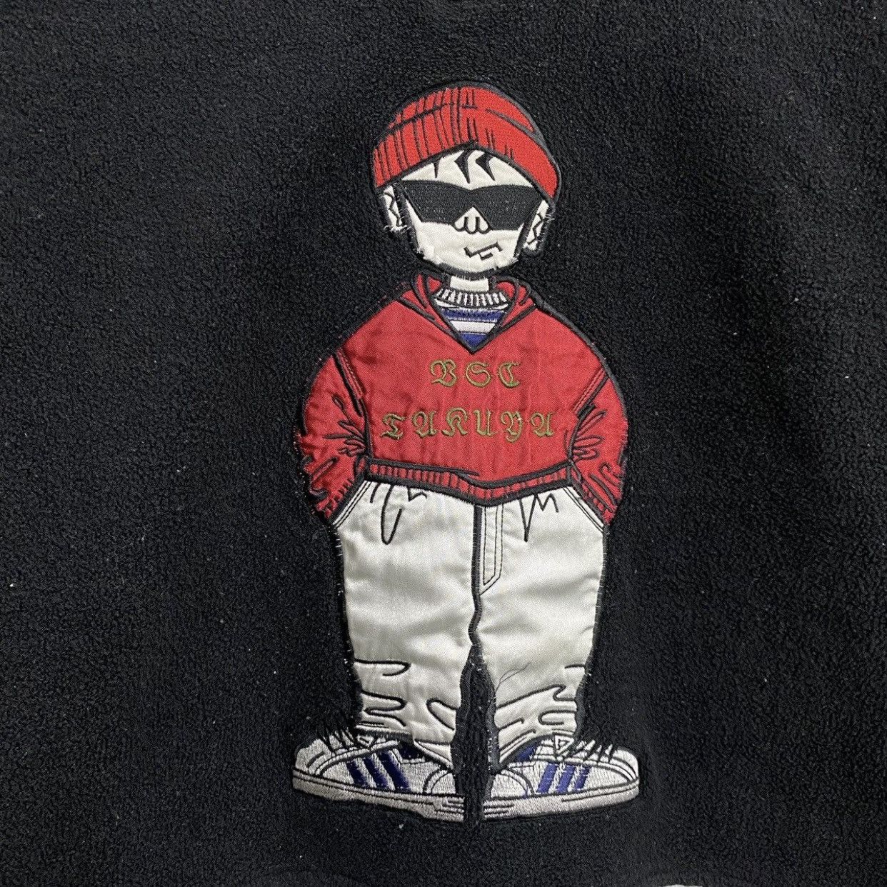 Rap Tees Vintage 90s Y2K Hip Hop Graphic Embroidered VNeck Sweatshirt Size US L / EU 52-54 / 3 - 5 Thumbnail