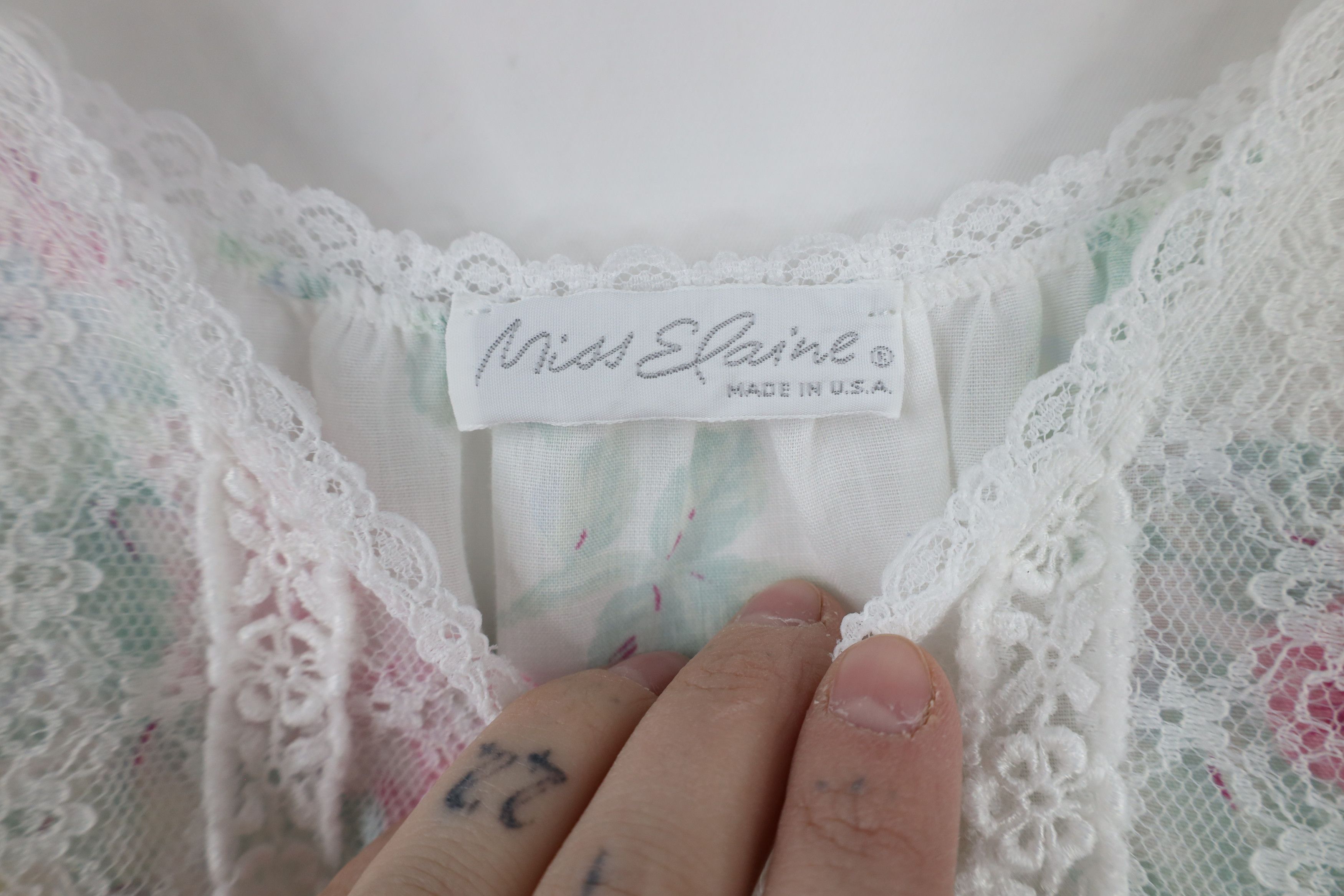 Vintage Vintage 90s Miss Elaine Lace Sleeveless Night Gown Shirt USA Size M / US 6-8 / IT 42-44 - 9 Thumbnail