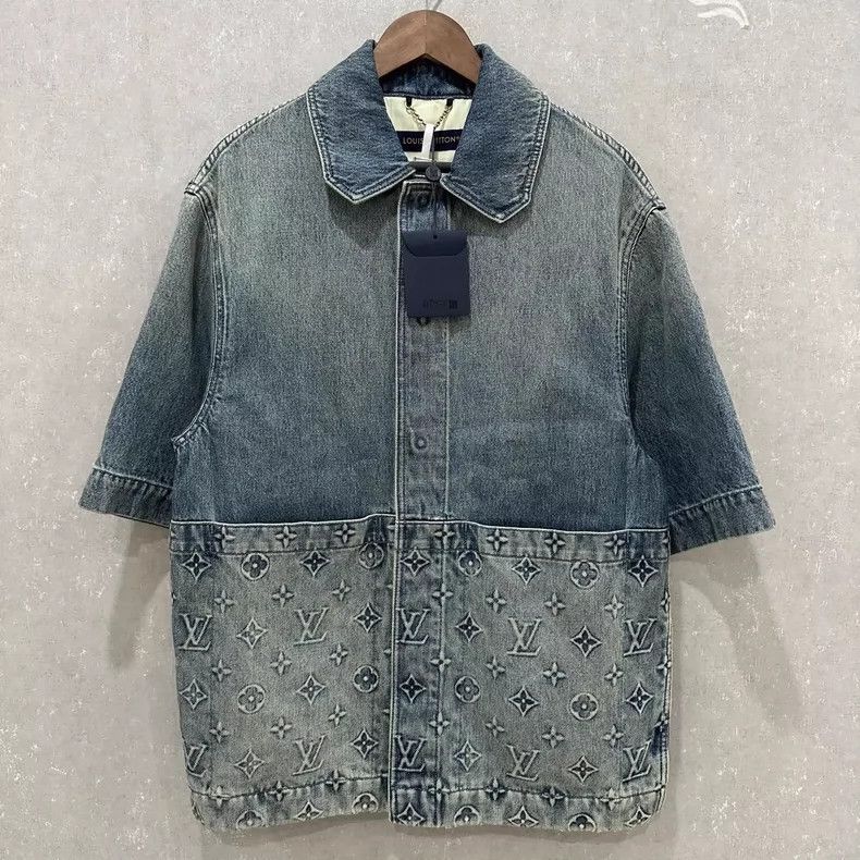 Louis Vuitton Louis Vuitton Washed blue embossed presbyopic logo short-sl Size US XS / EU 42 / 0 - 3 Thumbnail