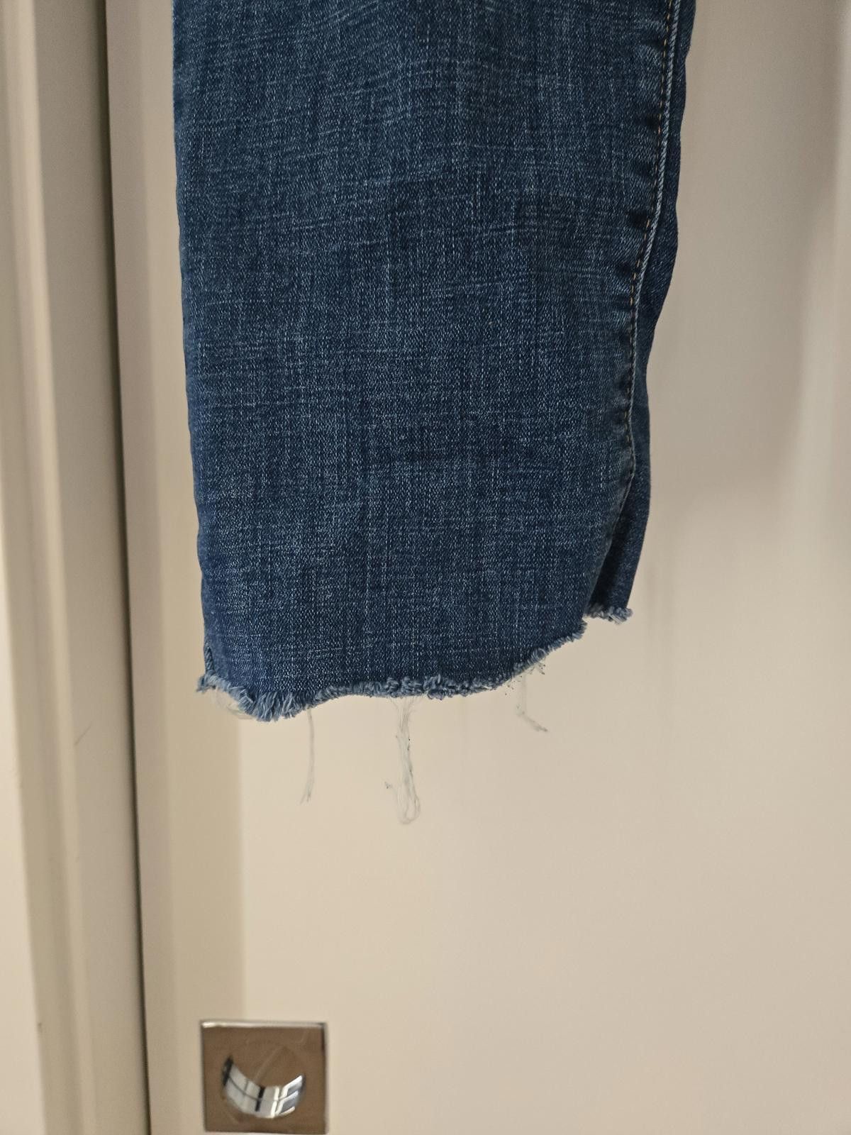 Levi's Levi's Cropped Boyfriend Distressed Jeans Size 27 Size 27" / US 4 / IT 40 - 3 Thumbnail