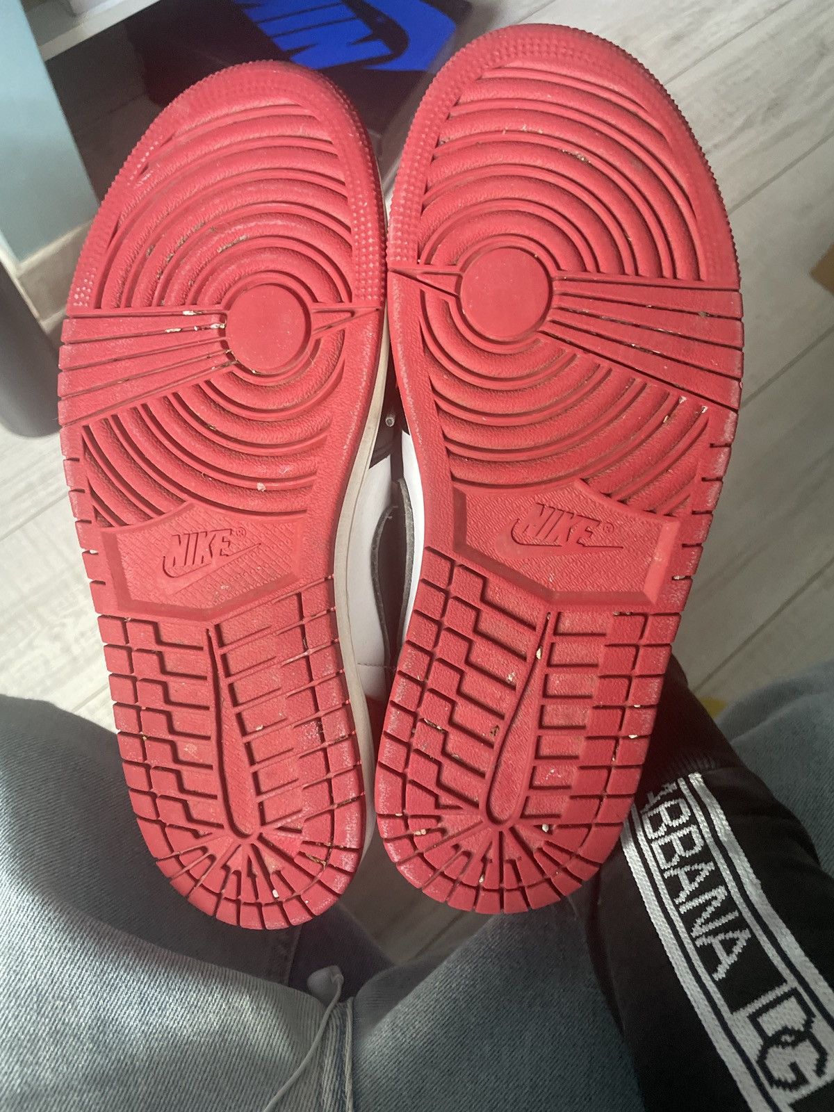Jordan Brand × Nike 2023 Jordan 1 low OG black toe Size US 8 / EU 41 - 6 Thumbnail
