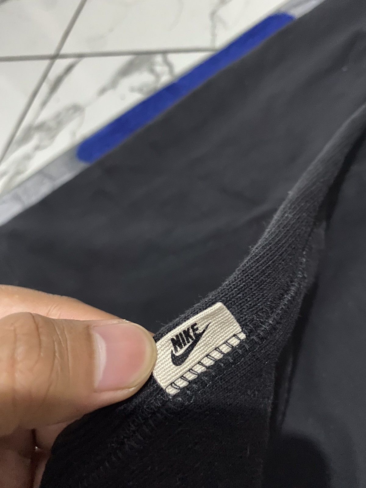 Nike × Vintage 💸NEED GONE💸Vintage y2k nike air sweatshirt black boxy fit Size US XL / EU 56 / 4 - 4 Thumbnail