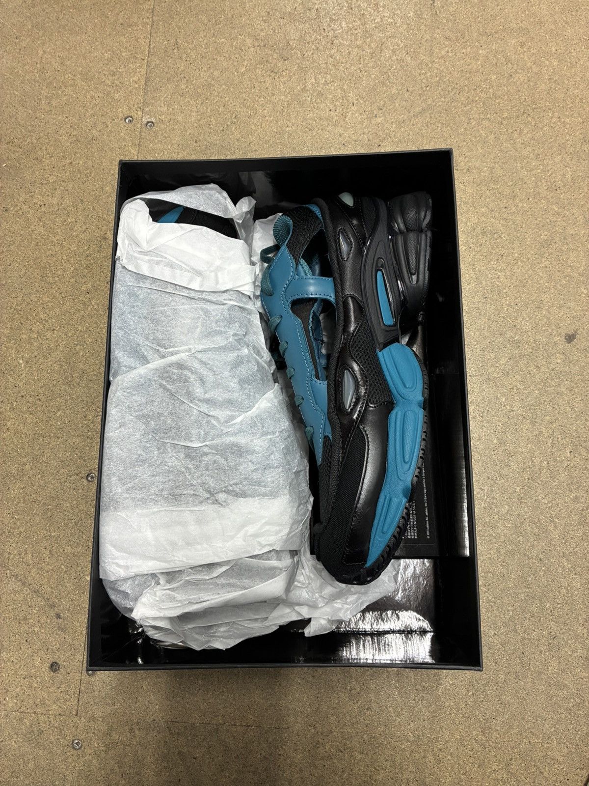 Adidas × Raf Simons RAF SIMONS ADIDAS RS REPLICANT OZWEEGO SIZE 10 Size US 10 / EU 43 - 5 Thumbnail