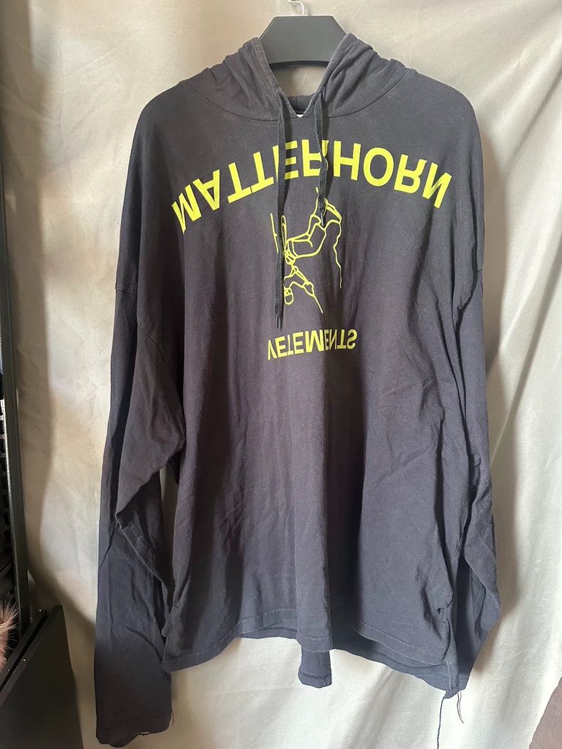Vetements vetements 18ss Inverted hoodie 2504-Nextarrow Size US M / EU 48-50 / 2 - 1 Thumbnail
