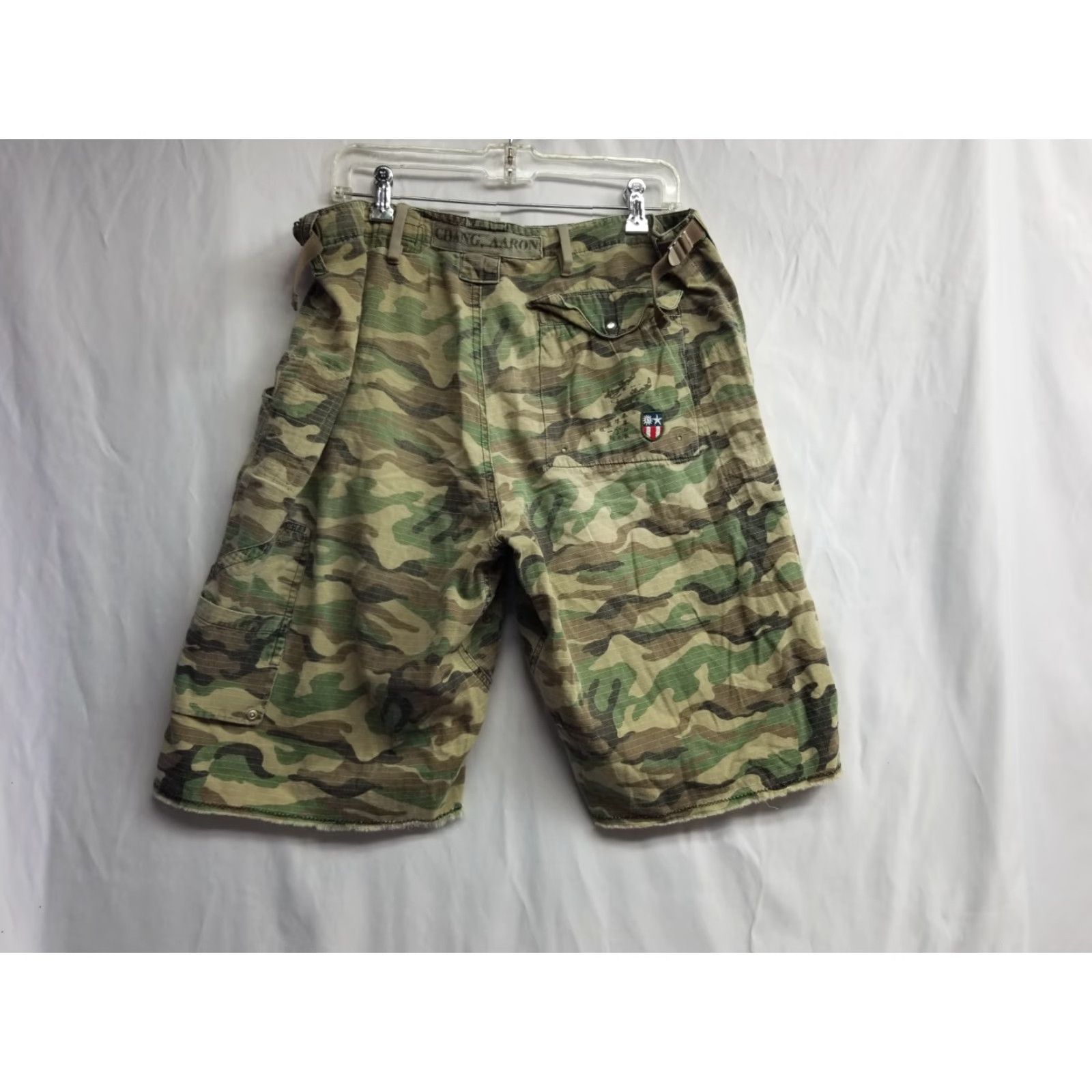 Vintage VINTAGE Aaron Chang CAMOUFLAGE Shorts Cargo 36 Green Men Bottom 100% Cotton Shorts Mens 90s Size US 36 / EU 52 - 2 Thumbnail