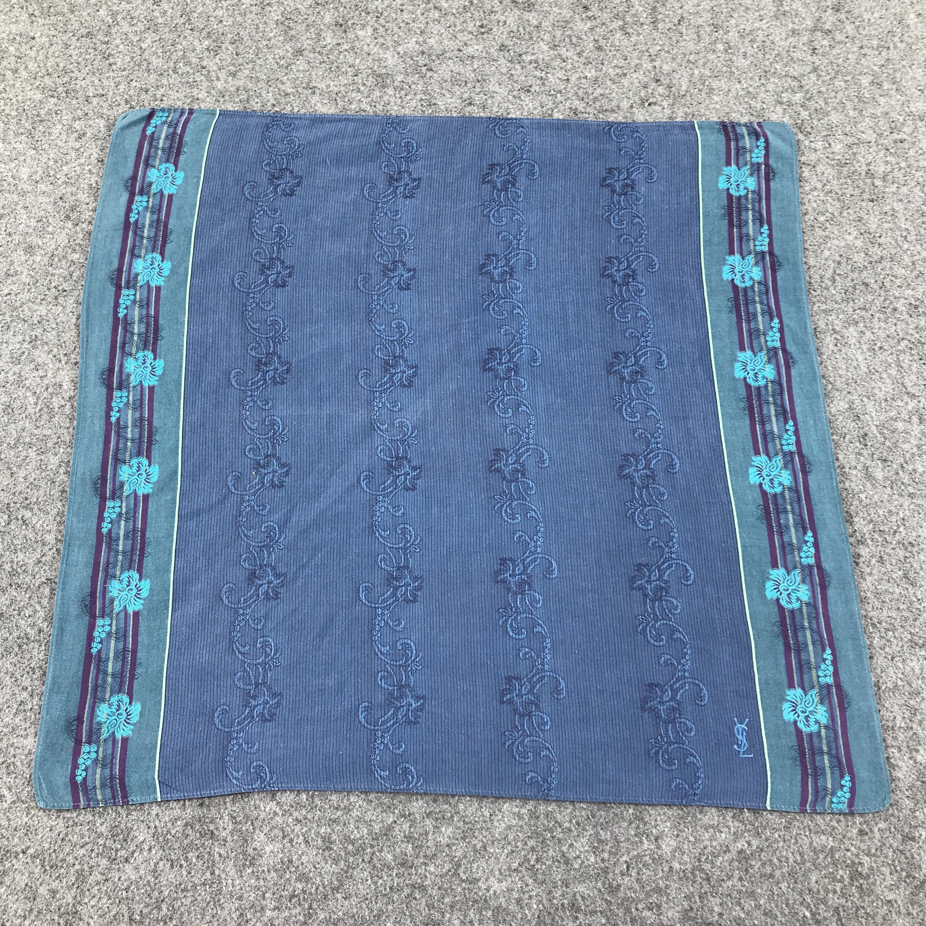 Yves Saint Laurent Yves Saint Laurent Handkerchief Neckerchief Bandana H343 Size ONE SIZE - 1 Thumbnail