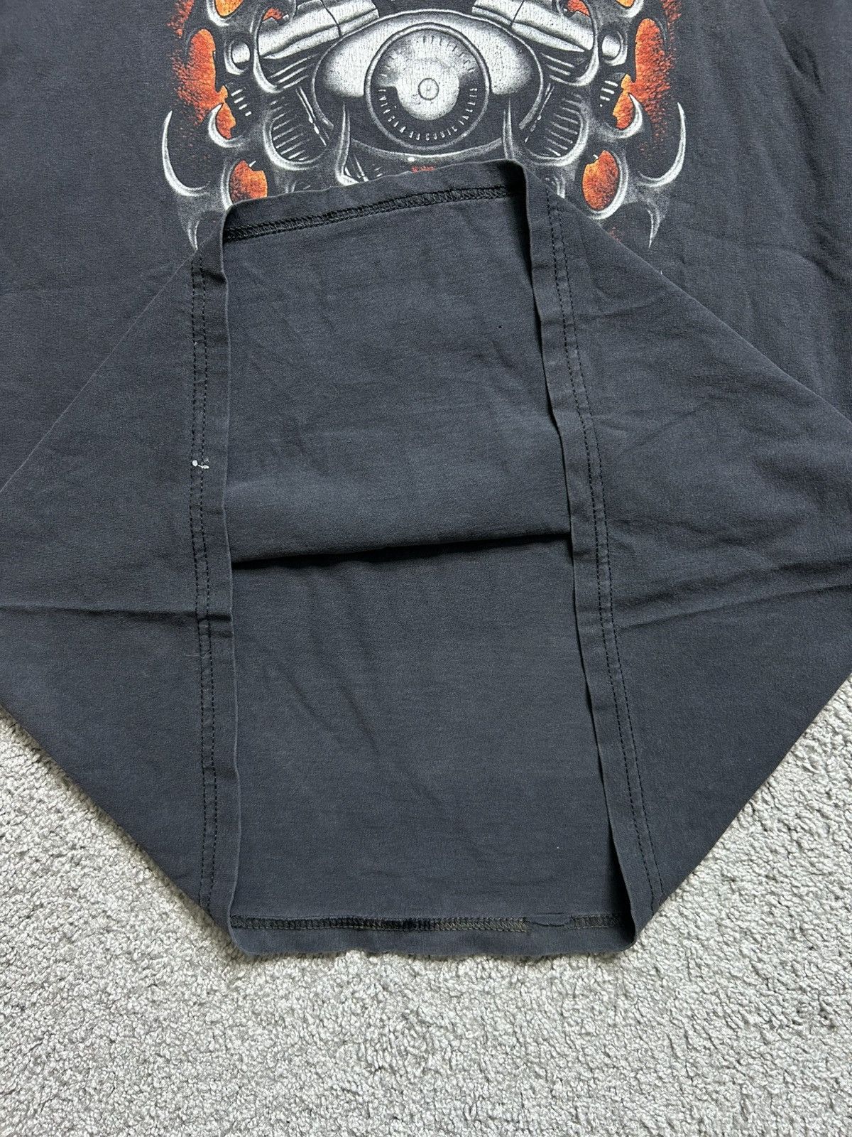 Vintage Vintage Y2K Harley Flames Engine Tee Made in Canada 2004 Size US XL / EU 56 / 4 - 4 Thumbnail