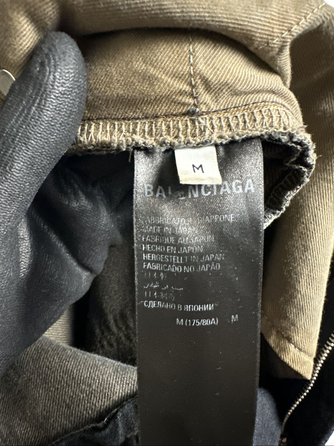 Balenciaga Balenciaga Mud Wash Destroyed Skater Jeans Size US 32 / EU 48 - 11 Thumbnail