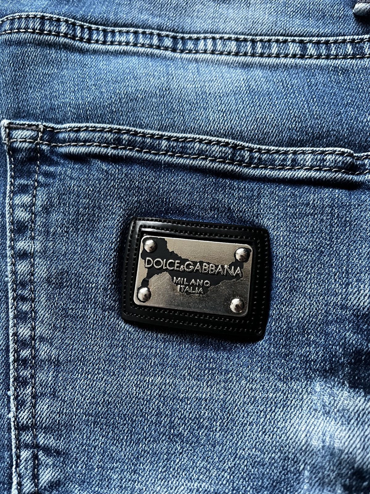 Dolce & Gabbana Vintage Dolce & Gabbana Metal Logo Denim Jeans Slim Fit Y2K Size US 32 / EU 48 - 5 Thumbnail
