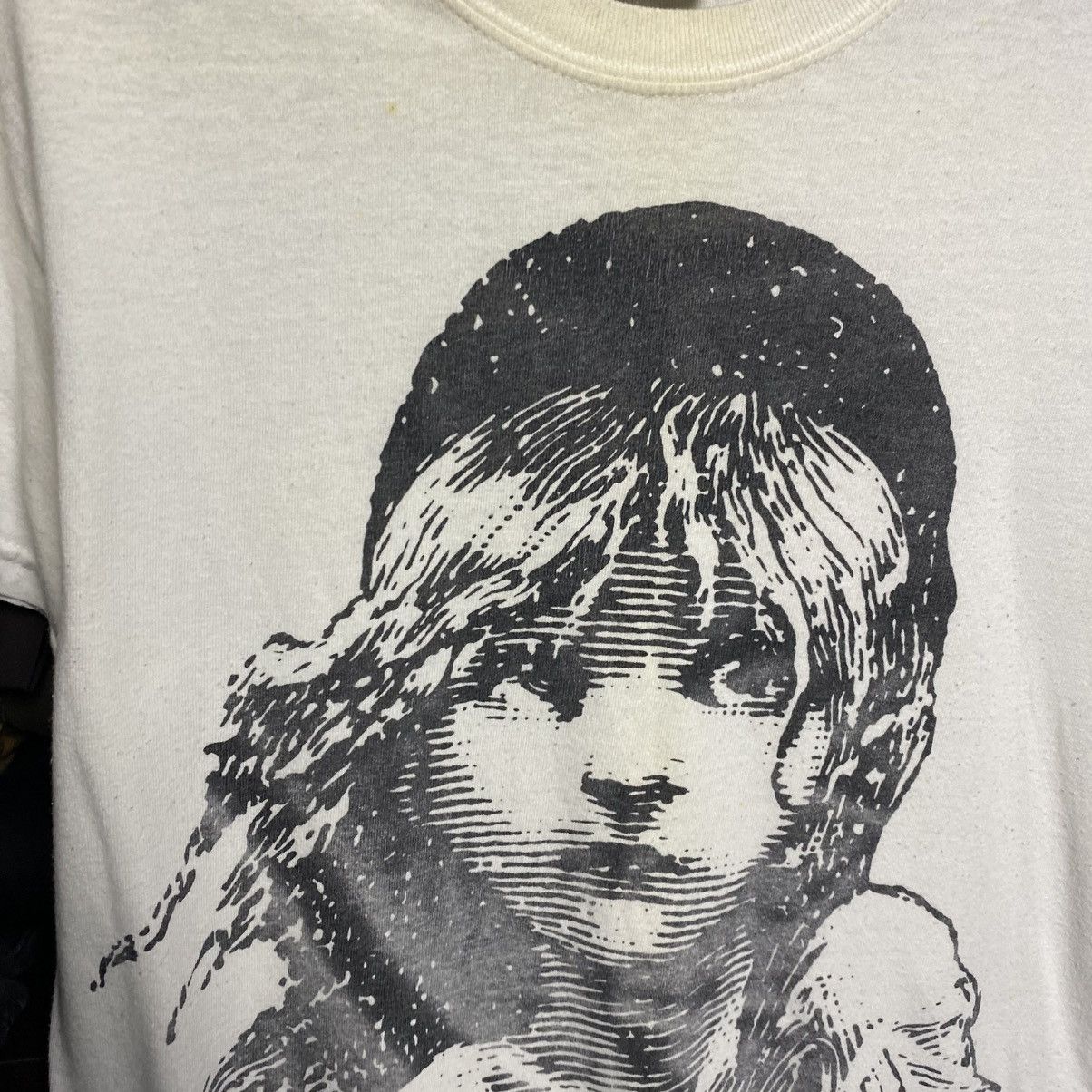 Band Tees Vintage Les Miserables London 1986 Cartoon Rare tee size S Size US S / EU 44-46 / 1 - 3 Thumbnail