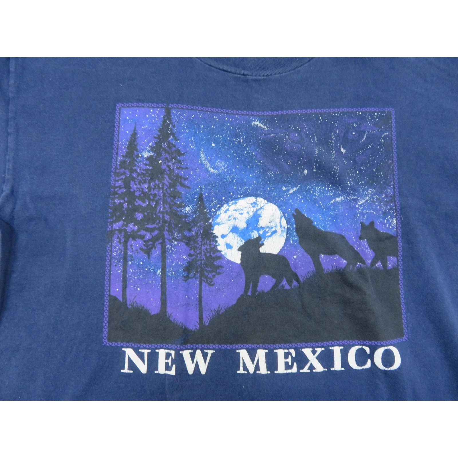 Other Howling Wolf Moon Night Sky Forest Blue T-Shirt sz M 90s Size US M / EU 48-50 / 2 - 3 Thumbnail