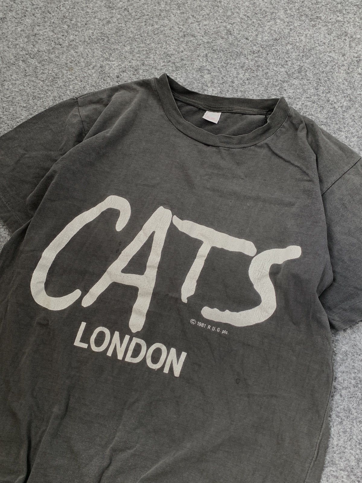Band Tees 1981 CATS LONDON RARE ASH GRAY SHIRT SINGLE STITCH Size US L / EU 52-54 / 3 - 3 Thumbnail