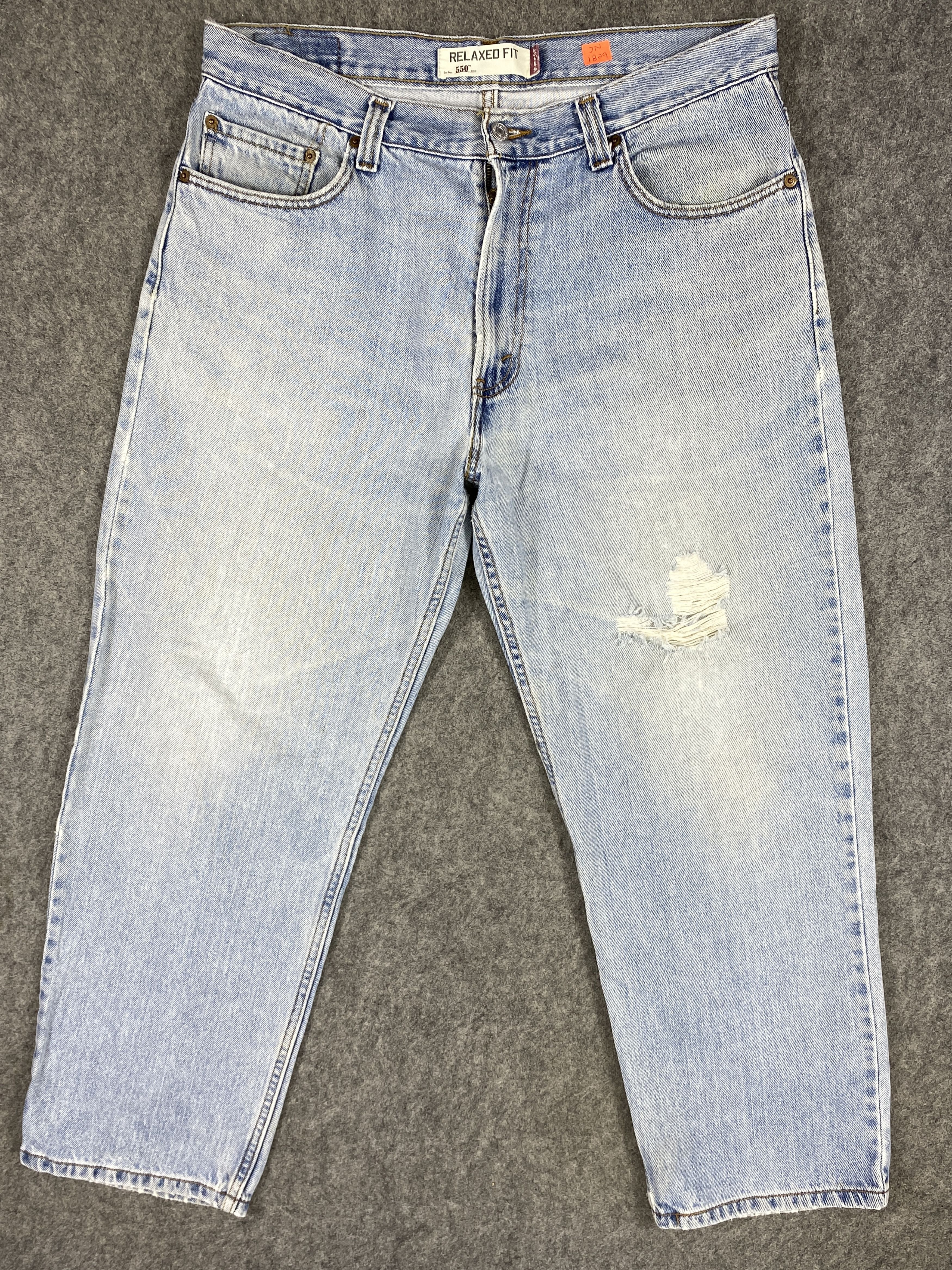 Levi's Vintage Clothing Light Blue Wash Vintage Levi's 550 37x28 Denim -JN1829 Size US 37 - 1 Thumbnail