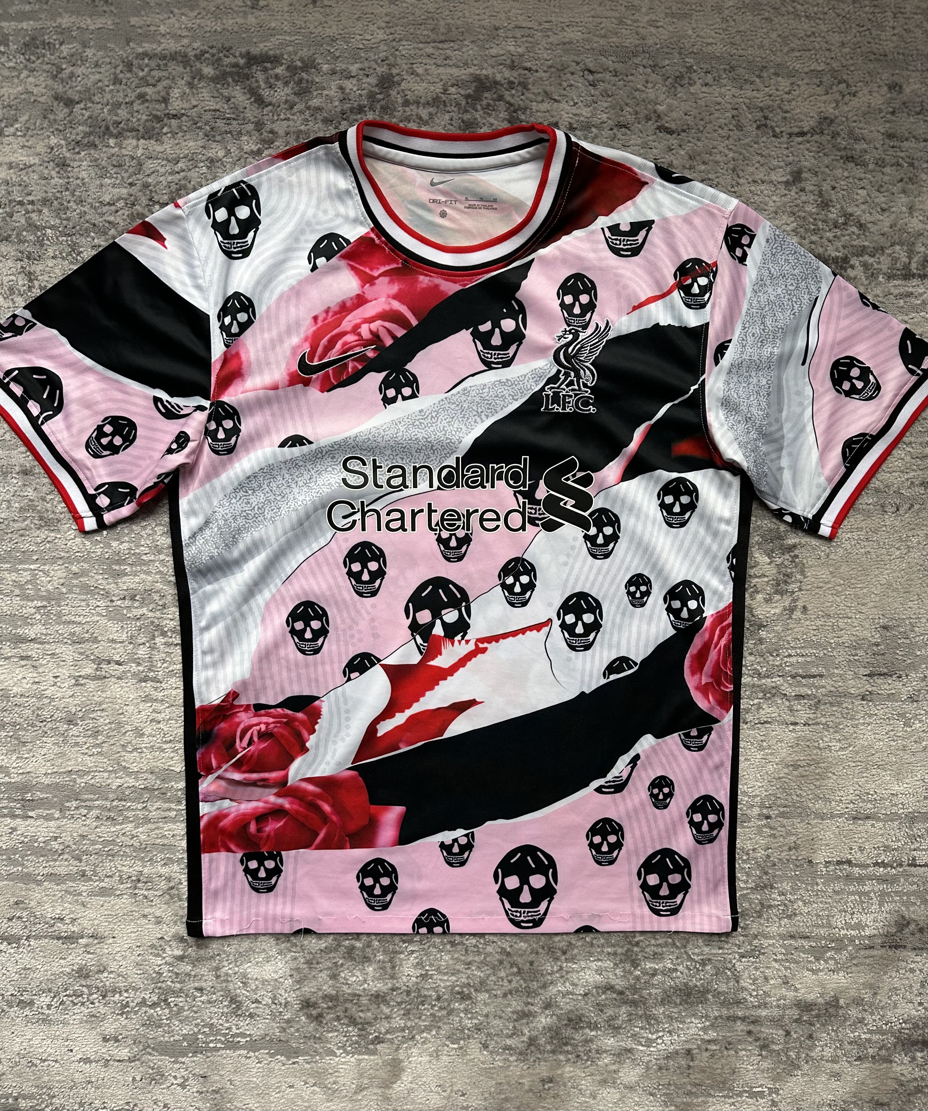 Nike Nike Liverpool skull jersey Size US XL / EU 56 / 4 - 1 Thumbnail