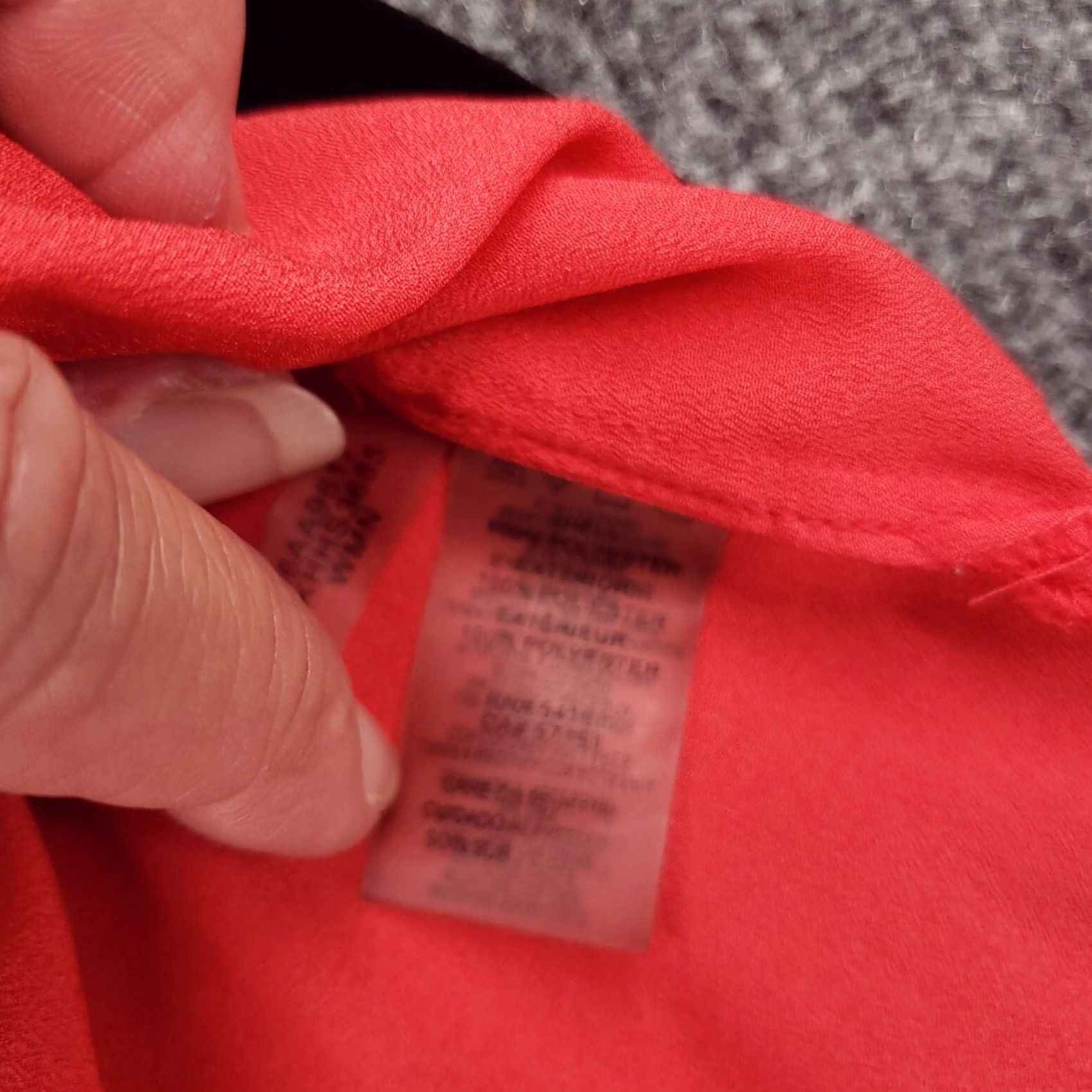 Calvin Klein Calvin Klein Tank Womens XL Red Colorblock Round Neck Asymmetric Hem Sleeveless Size XL / US 12-14 / IT 48-50 - 4 Thumbnail