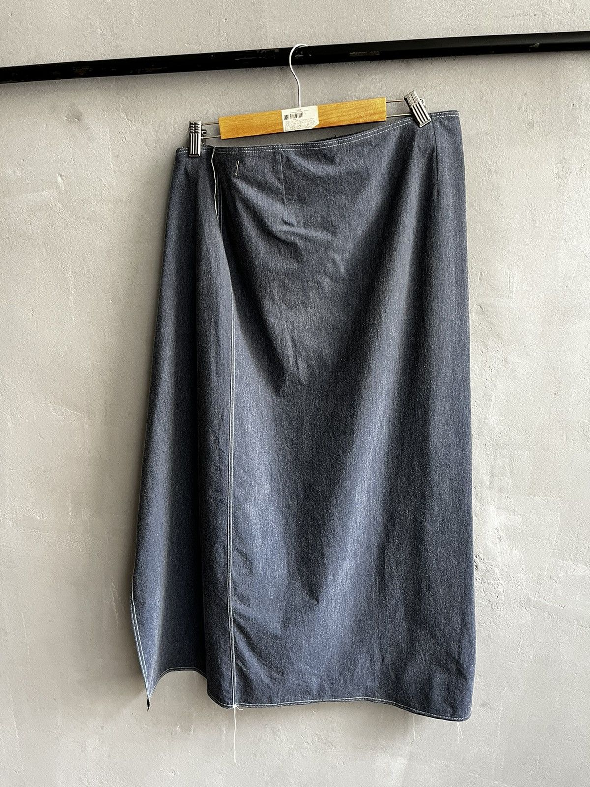 Designer × Gianfranco Ferre GIANFRANCO FERRE skirts Size 30" / US 8 / IT 44 - 10 Thumbnail