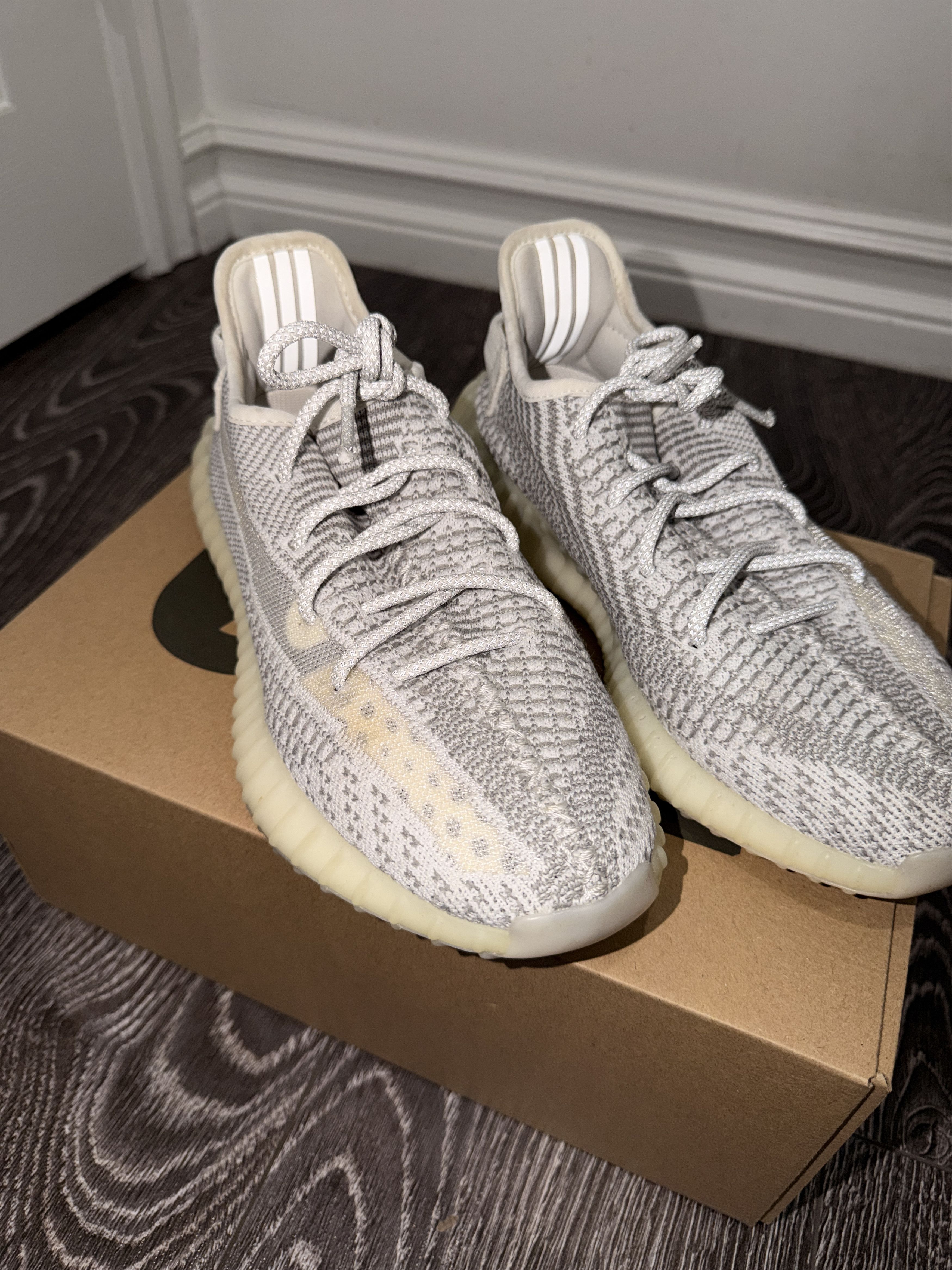 Yeezy yeezy 350 V2 bone Size US 7 / EU 40 - 1 Thumbnail