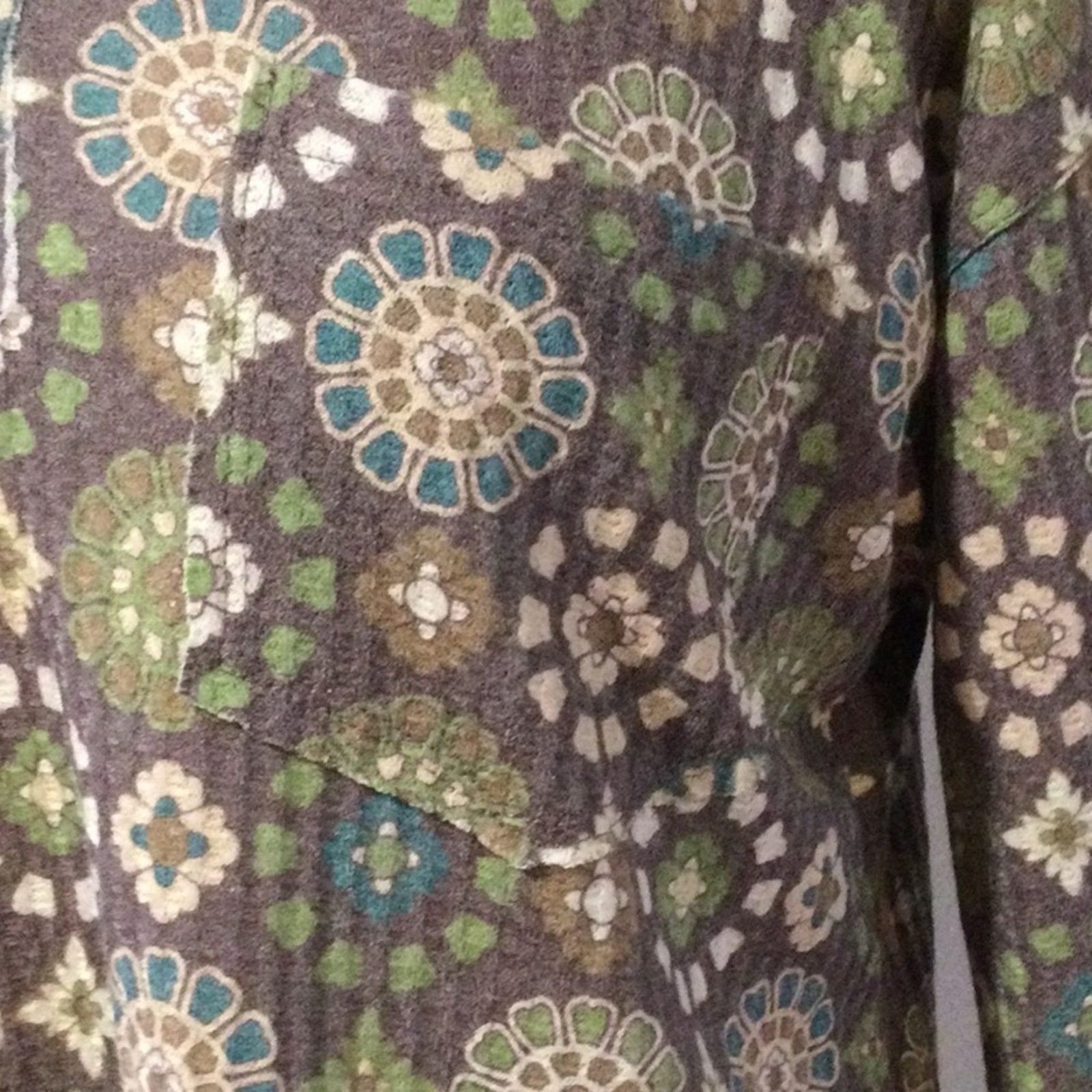 Other Cato Est 1946 Floral L/S Grommet Trim V-neck Knit Top Size M Size M / US 6-8 / IT 42-44 - 5 Thumbnail