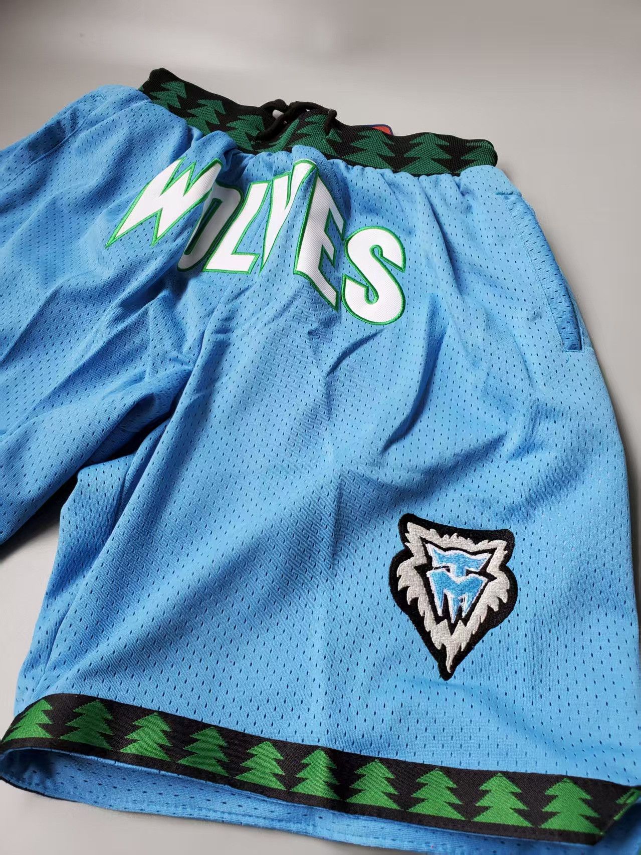 NBA Men's Minnesota Timberwolves Short Vintage With Pocket XL Size US 36 / EU 52 - 2 Thumbnail