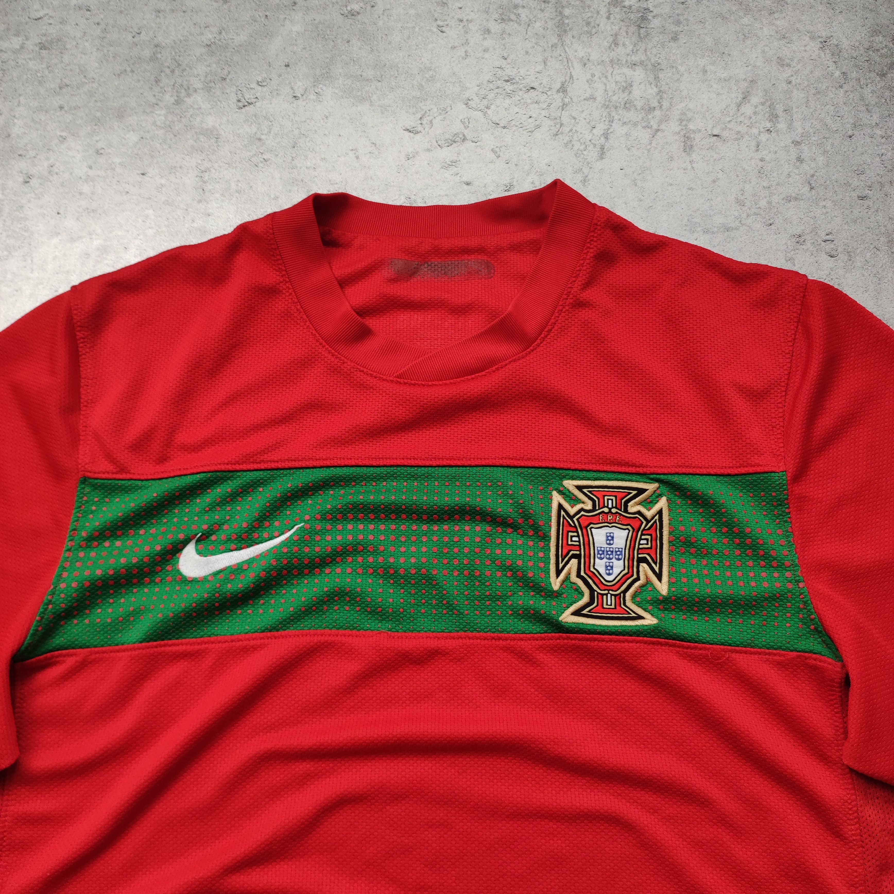 Nike RARE Portugal Football National Team x Nike 2011 Kit Size US M / EU 48-50 / 2 - 4 Thumbnail