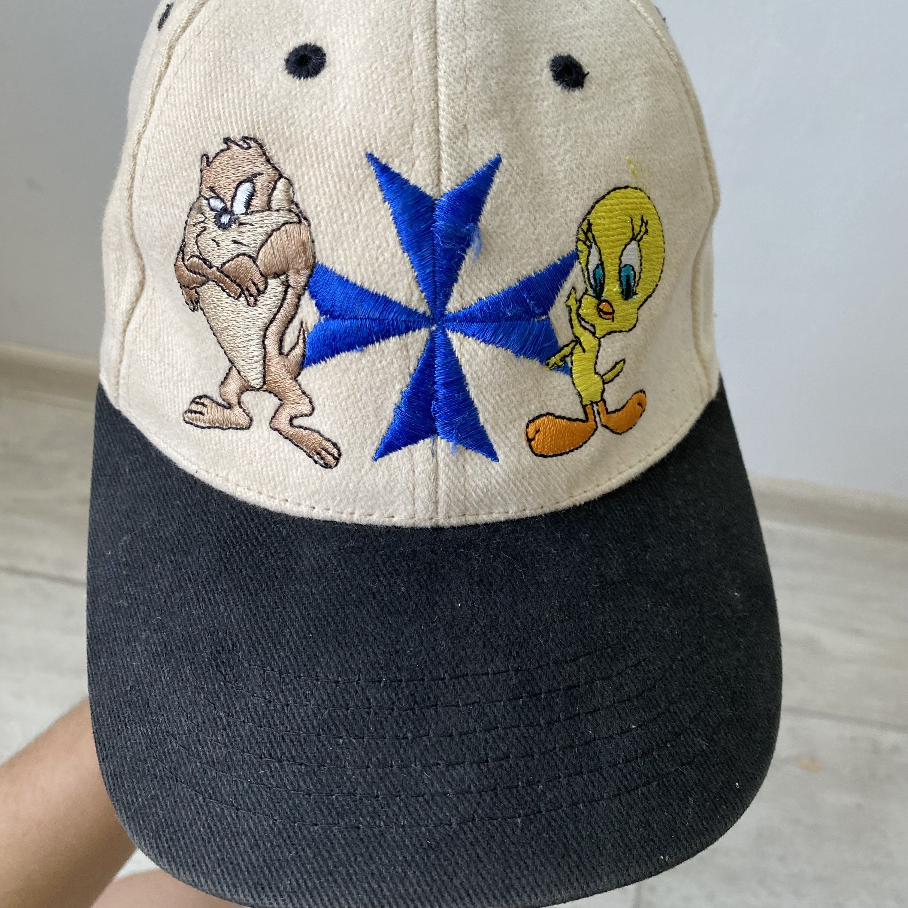 Warner Bros Vintage 90s Looney Tunes Cap Malta Taz Tweeety Disney Size ONE SIZE - 6 Thumbnail