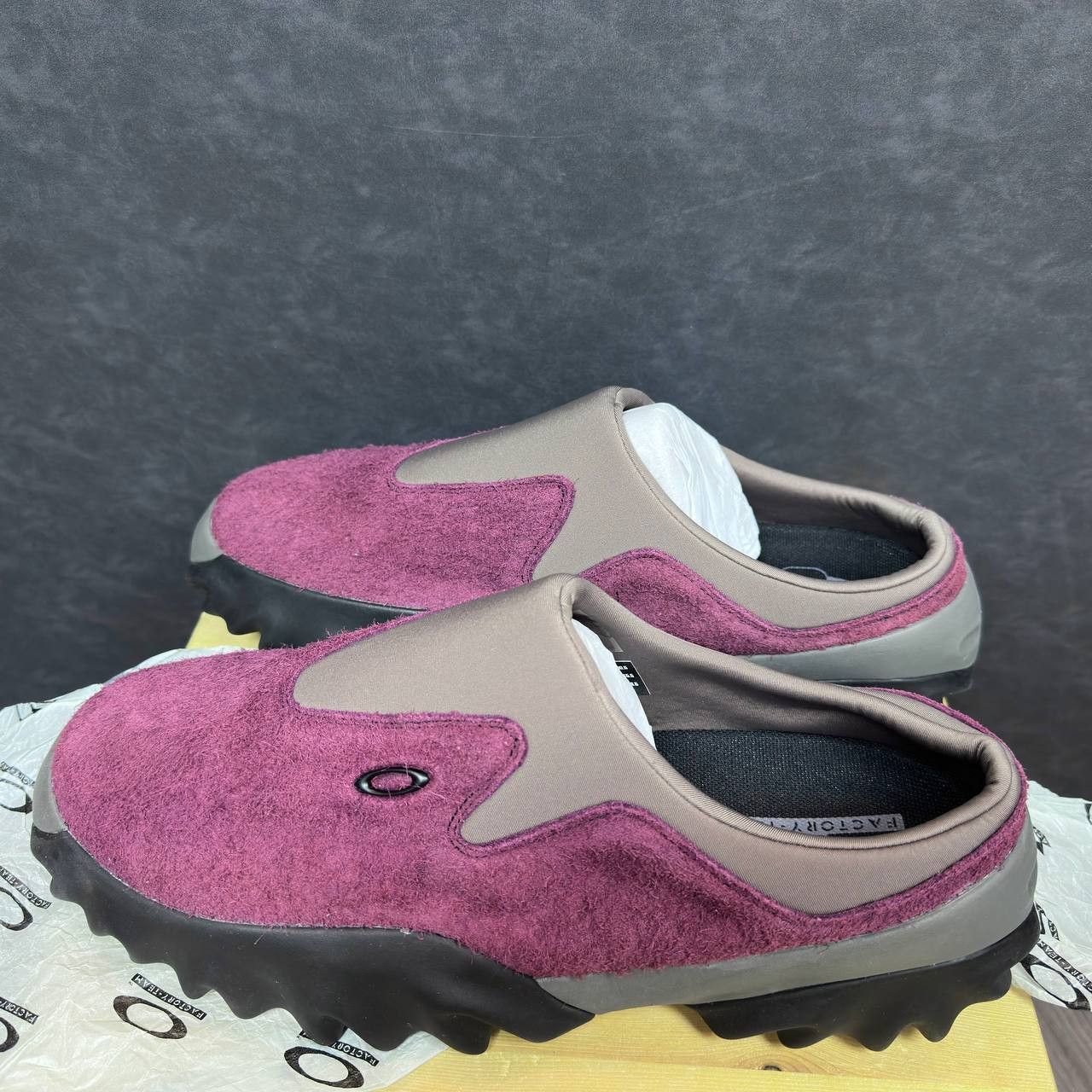 Brain Dead × Oakley Oakley x Brain Dead Chop Saw Mule New Rare Mens 11.5 Size US 11.5 / EU 44-45 - 4 Thumbnail