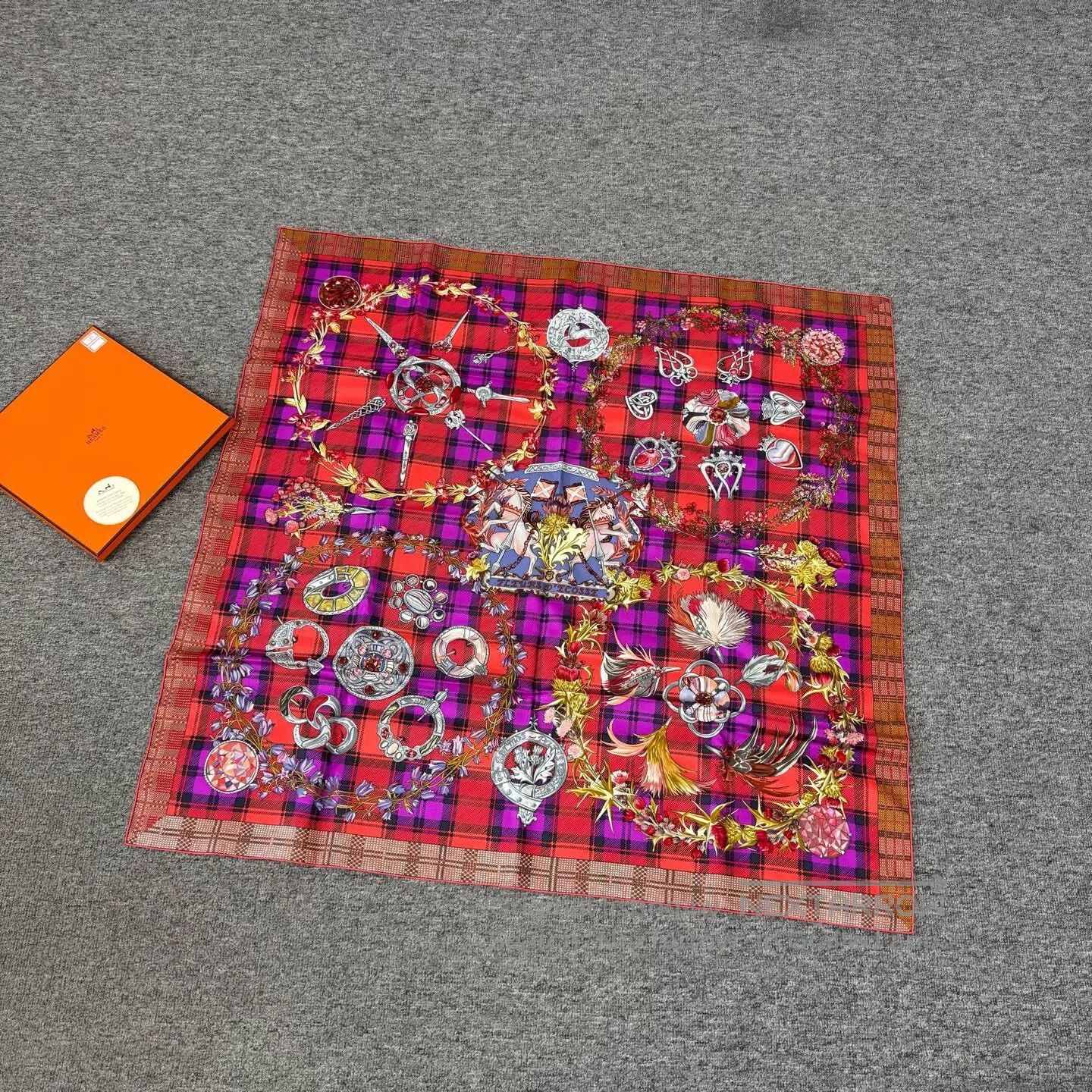 Hermes Hermes Kosmima Jewelry Pin Theme: Silk Scarf| Size ONE SIZE - 1 Thumbnail