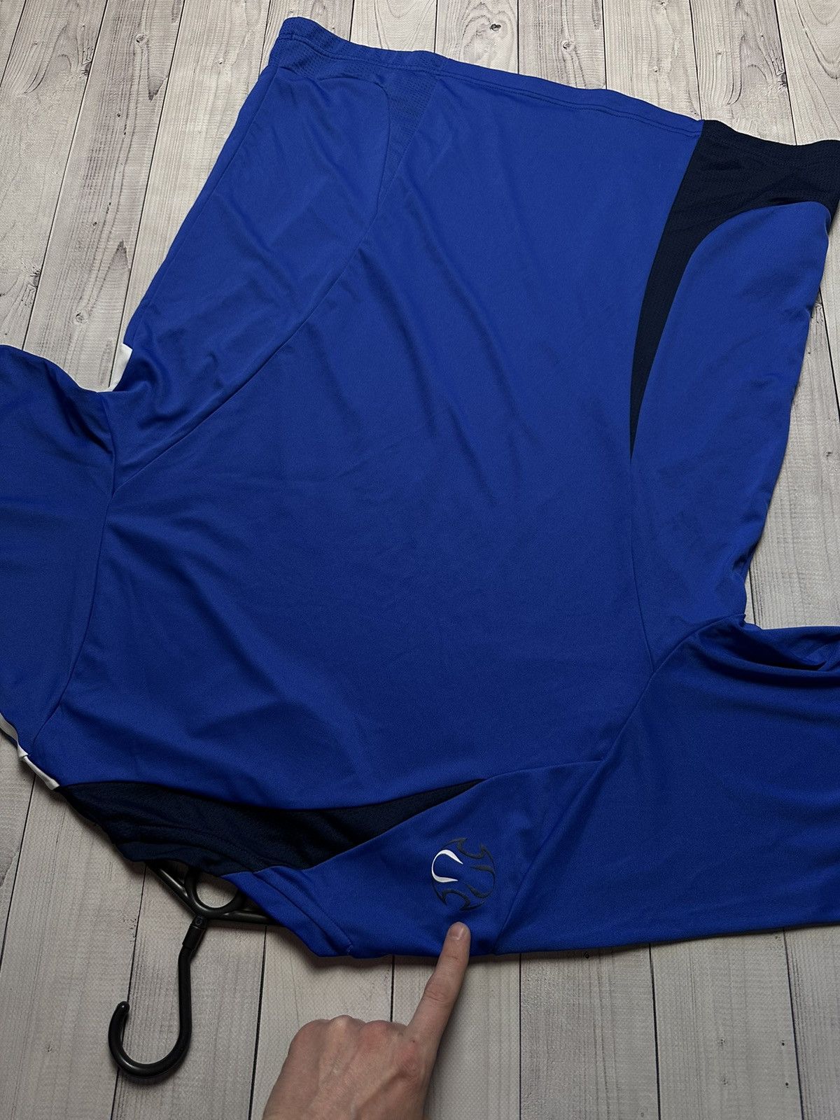 Adidas × Vintage Vintage adidas Chelsea soccer jersey size L blue Size US L / EU 52-54 / 3 - 7 Thumbnail