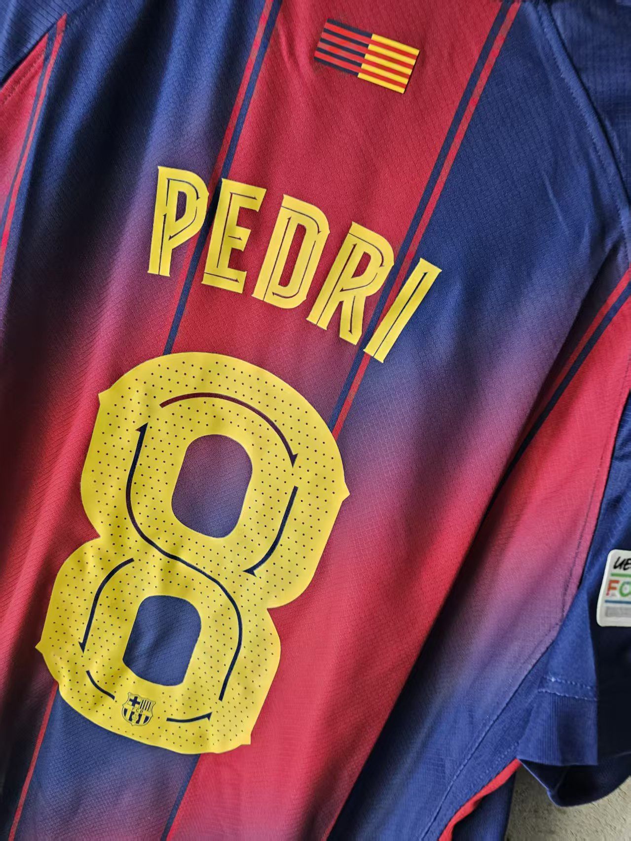 Other 25 26 Barcelona #8 Pedro Jersey Home Size US S / EU 44-46 / 1 - 3 Thumbnail