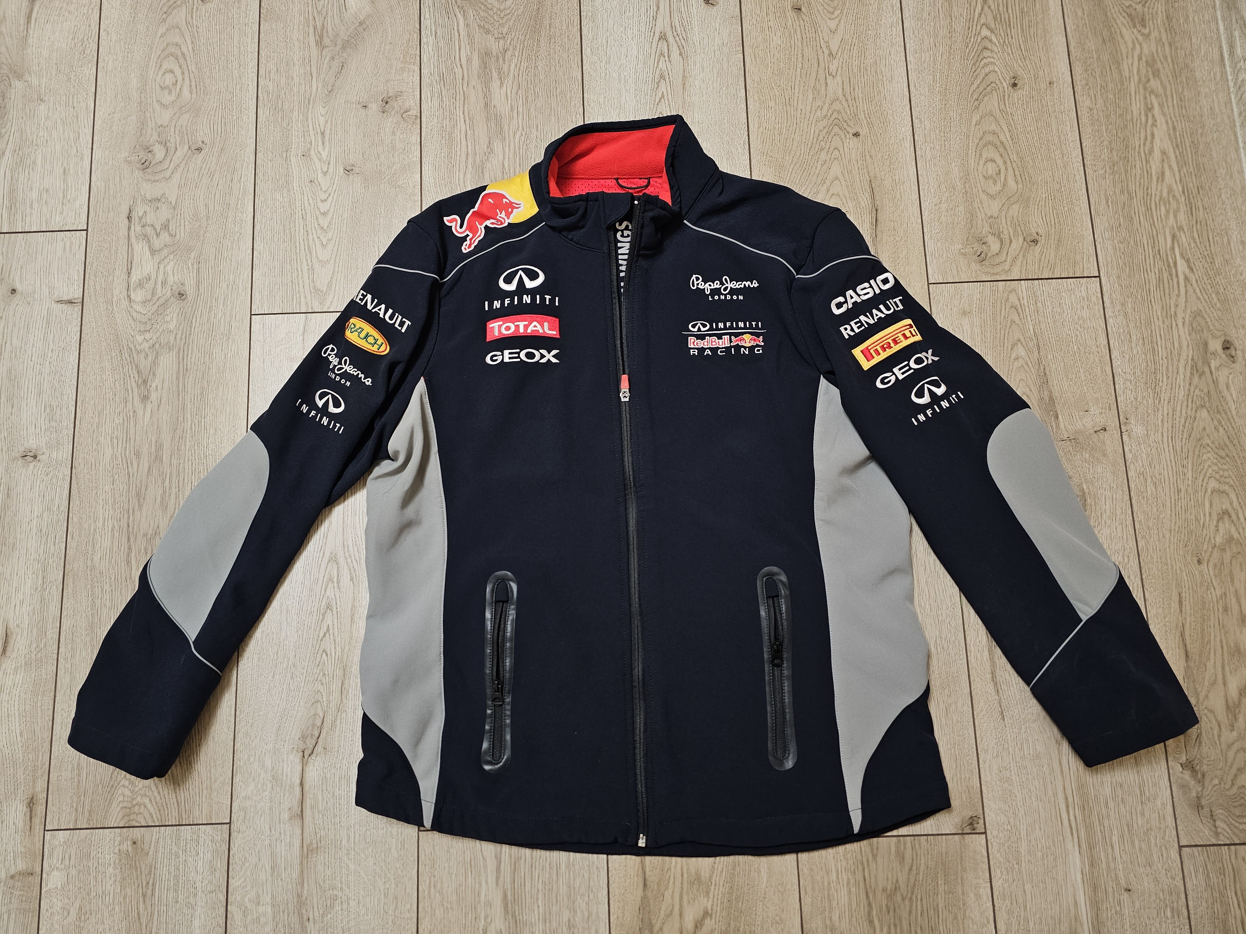 image of Formula Uno x Pepe Jeans Red Bull F1 Team Jacket Fleece F1 Red Bull Jacket Infiniti in Black (Size 