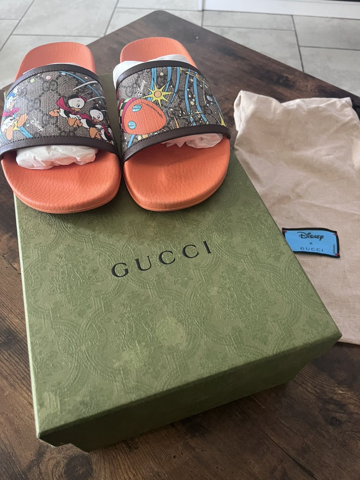 Gucci Gucci x Disney Donald Duck Leather Slides Orange Size 6 Size US 6 / IT 36 - 8 Thumbnail