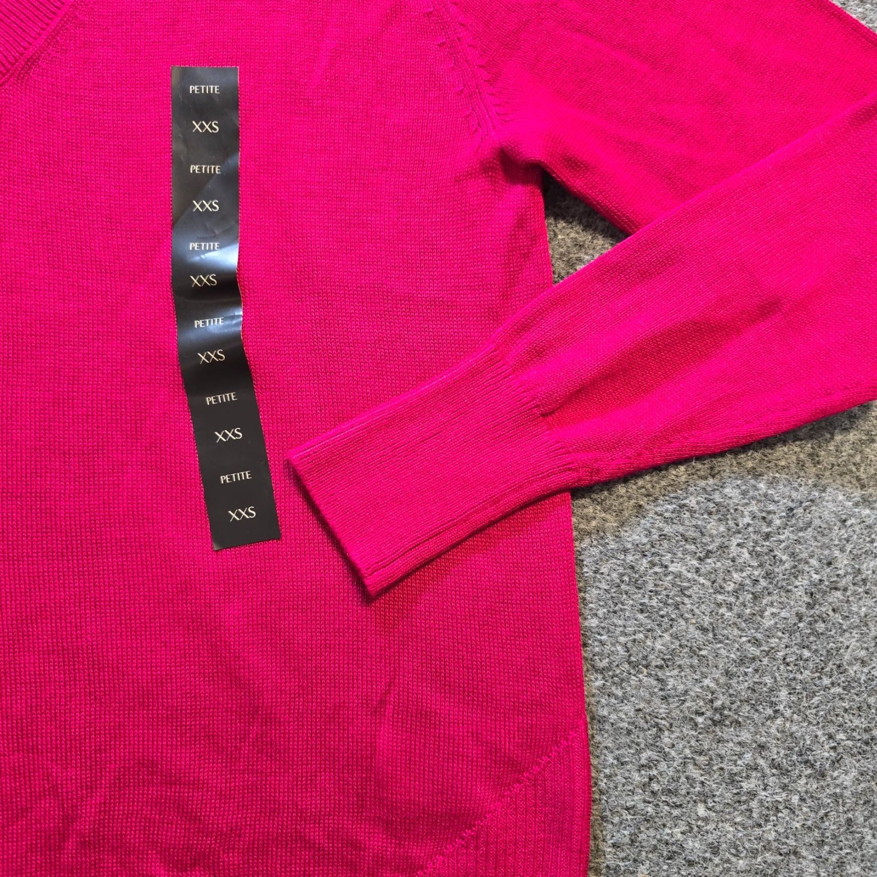 Banana Republic Banana Republic Sweater Womens XXS Pink Knit V-Neck Long Sleeve Casual Lightweight Size XXS / US 00 / IT 34 - 3 Thumbnail