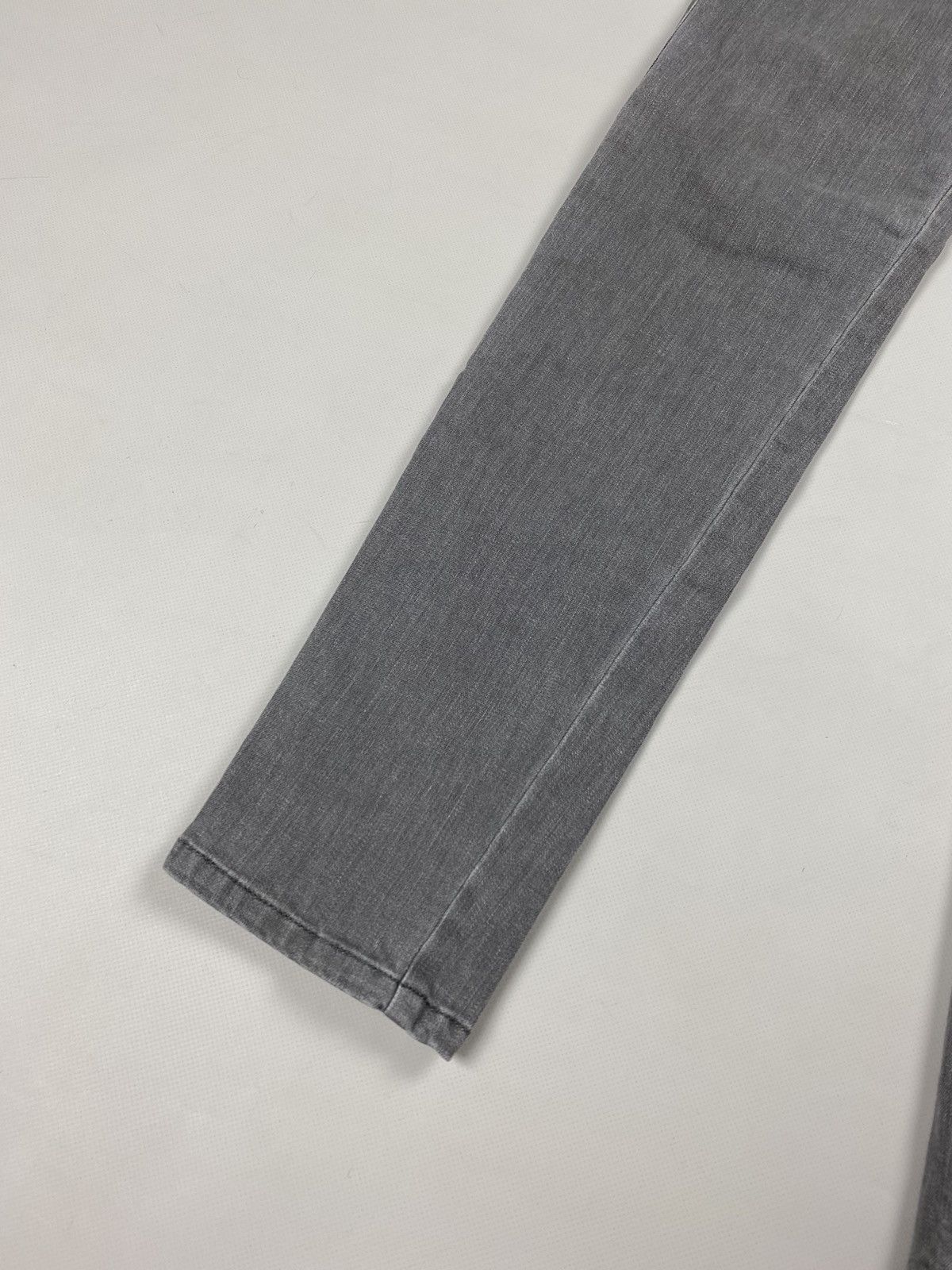 Alexander McQueen Alexander McQueen vintage ladies ankle zip jeans size 42 Size 28" / US 6 / IT 42 - 8 Thumbnail
