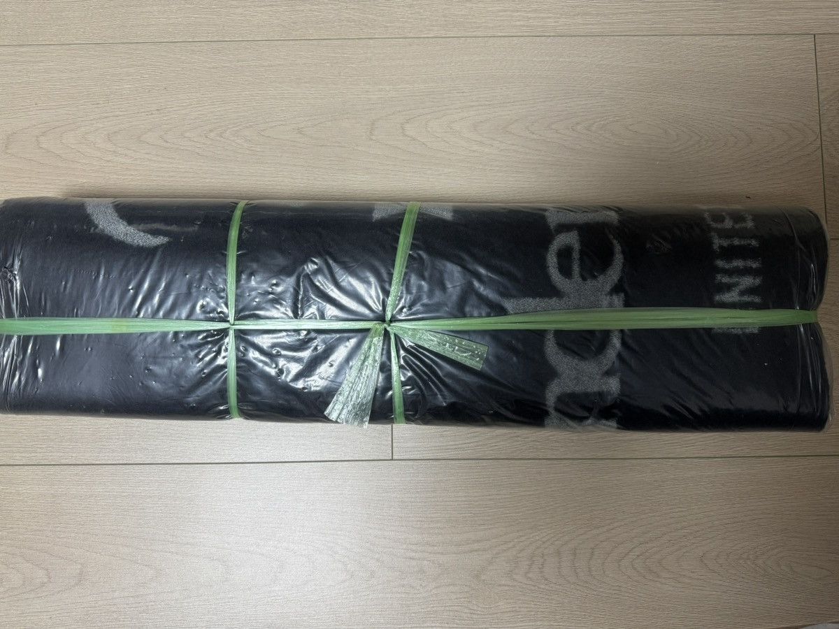 Other Underground United Kingdom carpet under ground question mark Size ONE SIZE - 2 Thumbnail